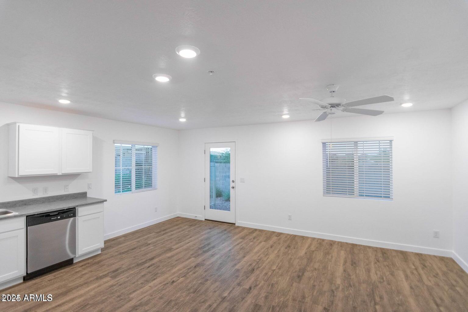 12570 N Cotton Lane Property Photo 3