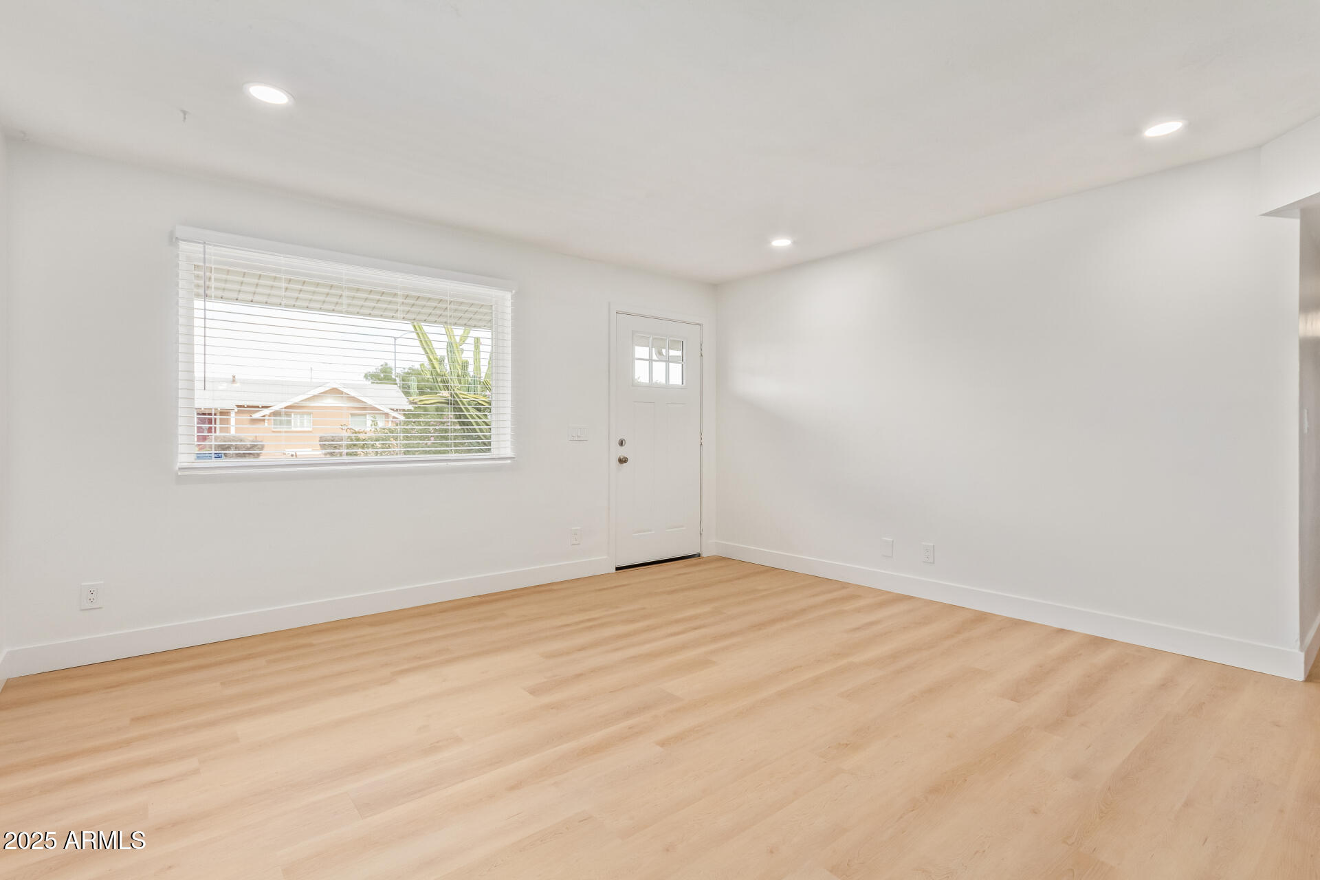 501 W Linda Lane Property Photo 7