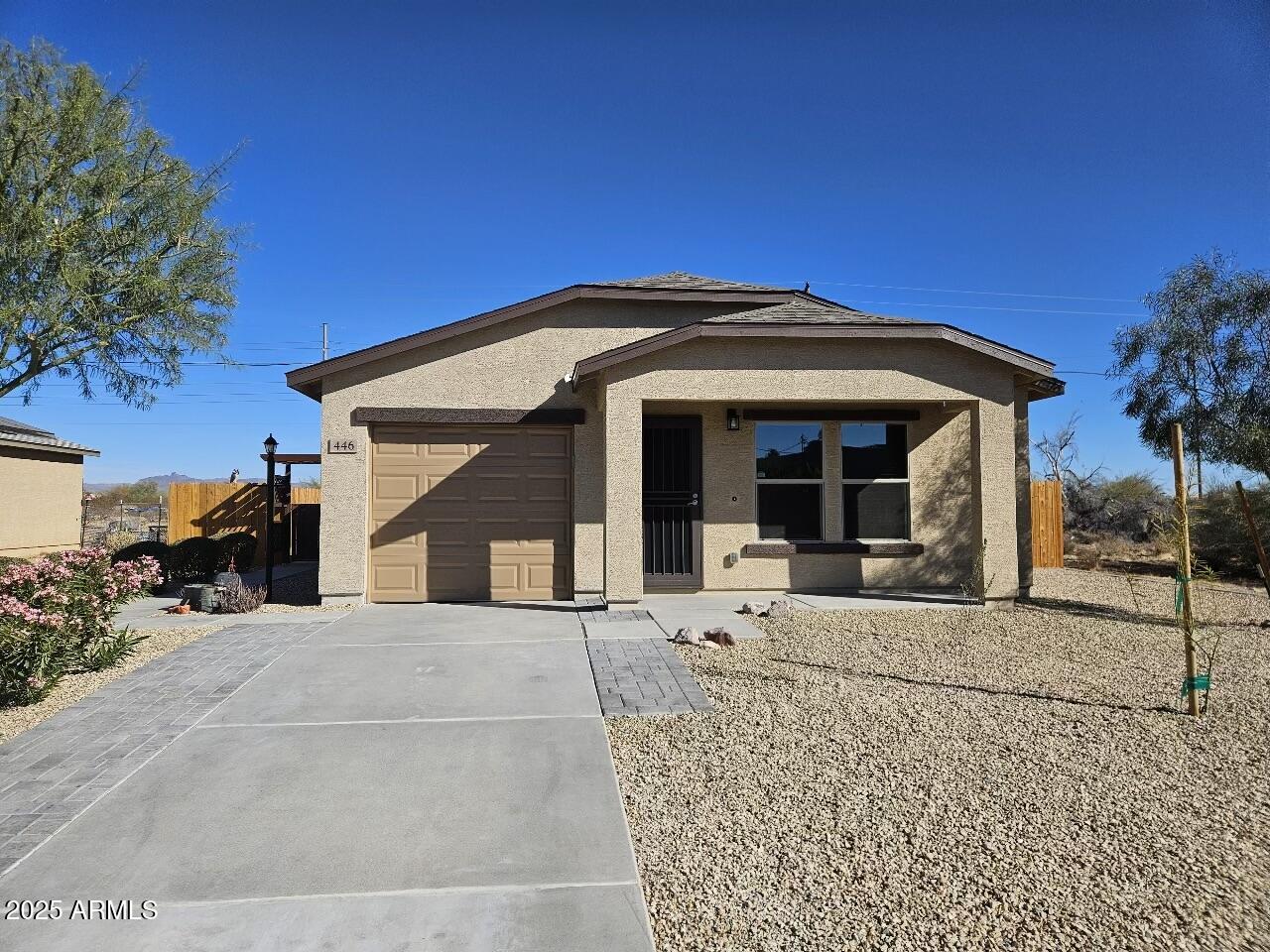 446 W Reizen Drive Property Photo 1