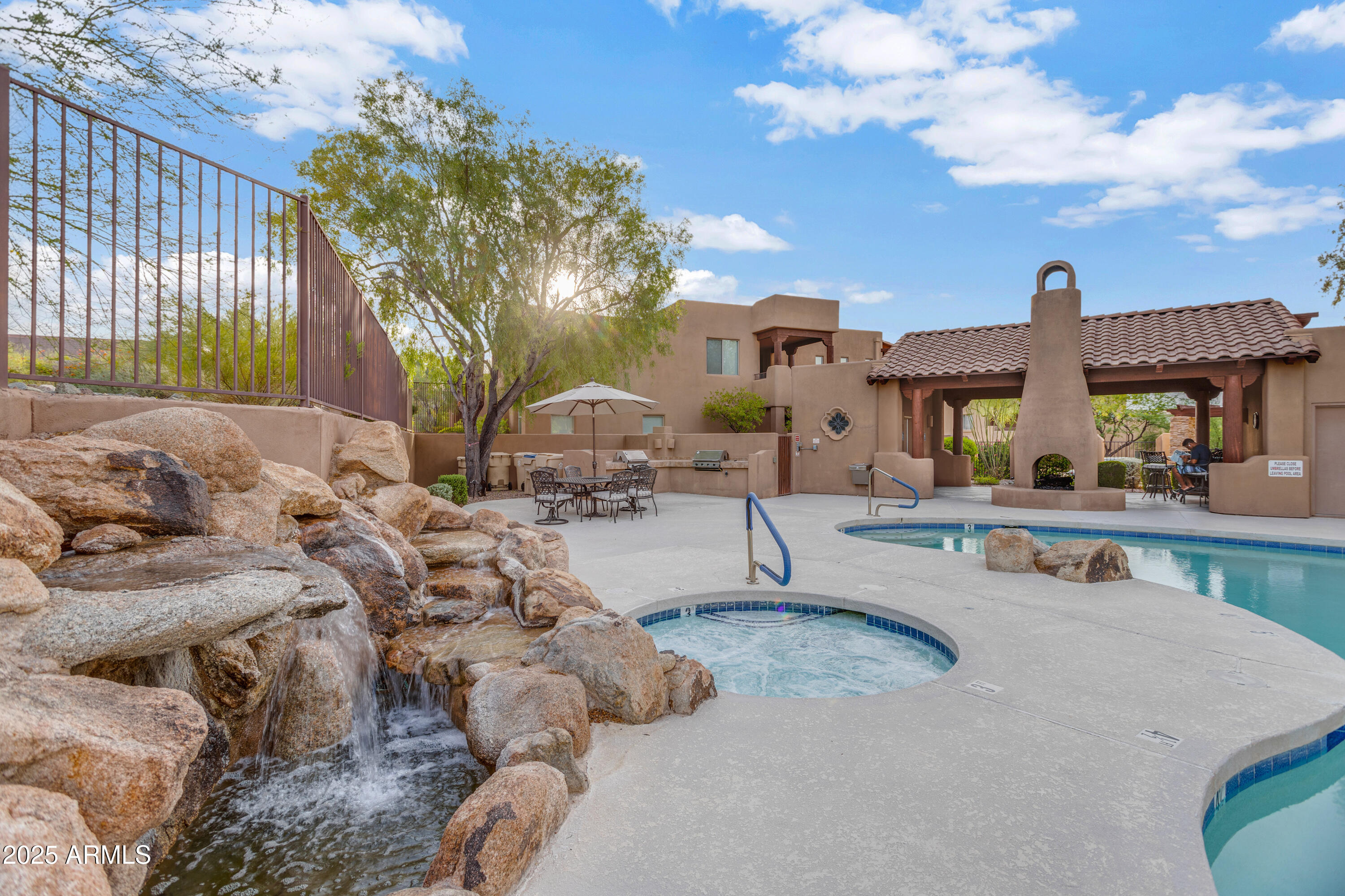 13600 N FOUNTAIN HILLS Boulevard Property Photo 1