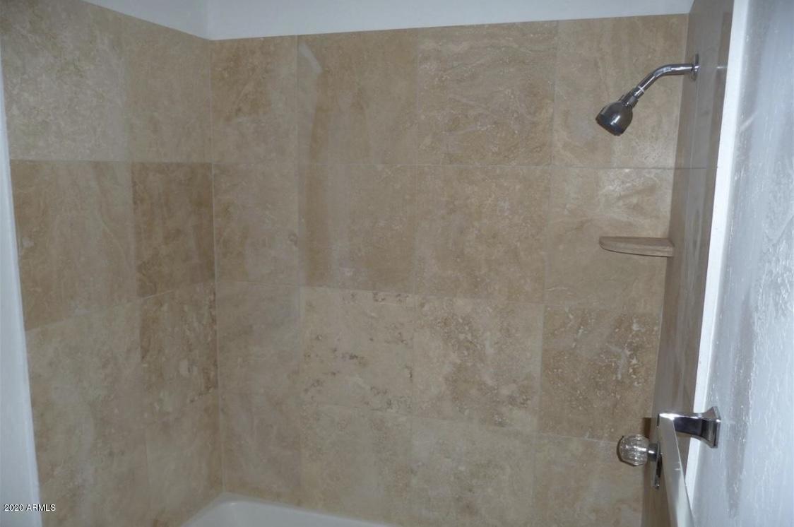 7106 N 68th Avenue Property Photo 2
