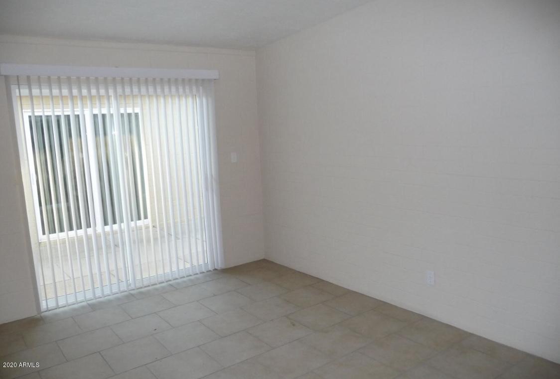 7106 N 68th Avenue Property Photo 5