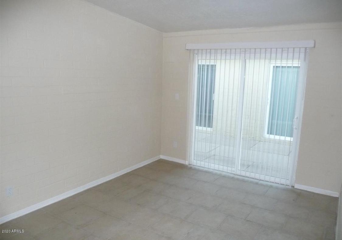 7106 N 68th Avenue Property Photo 11