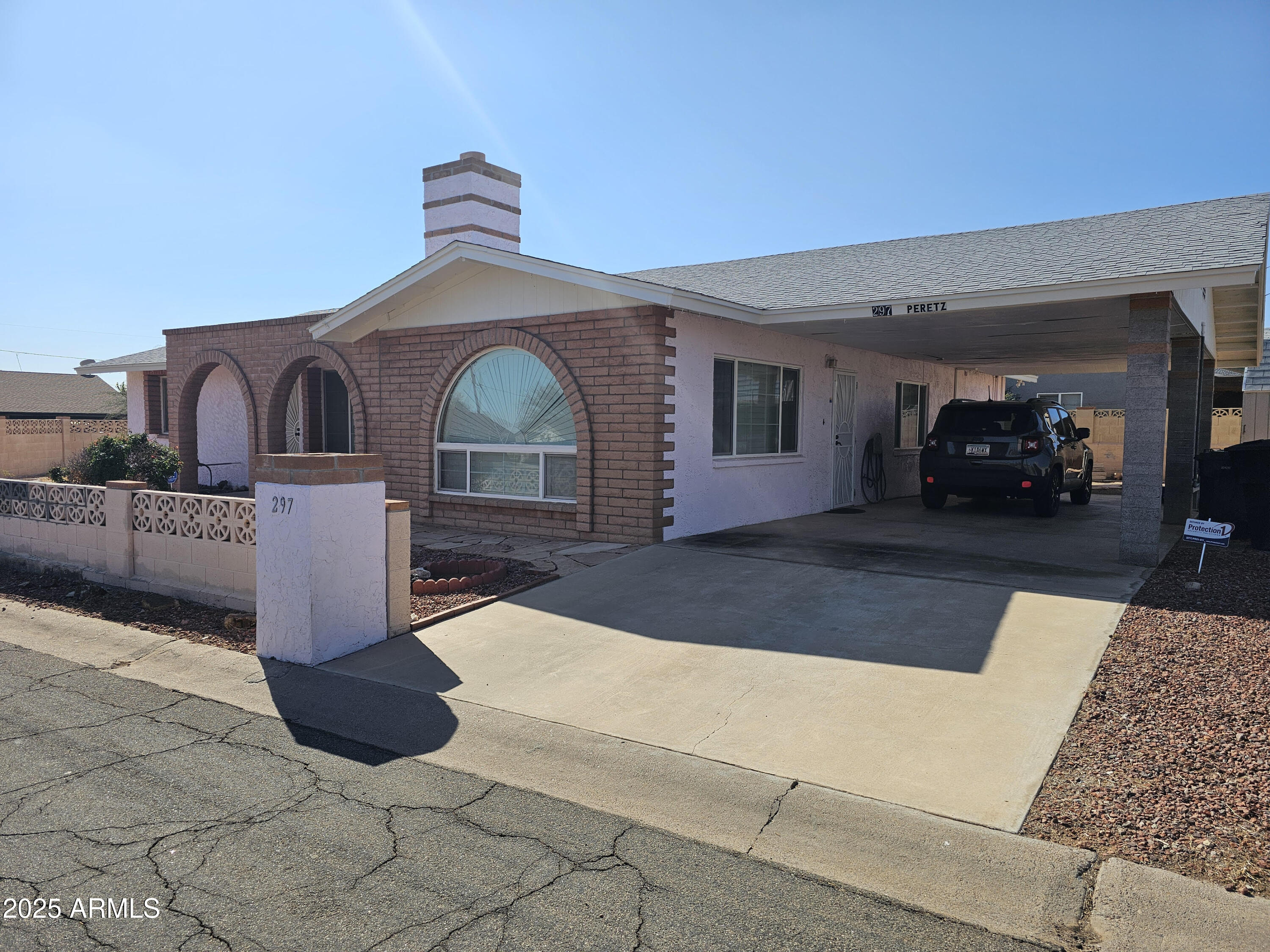 297 Peretz Circle Property Photo 1