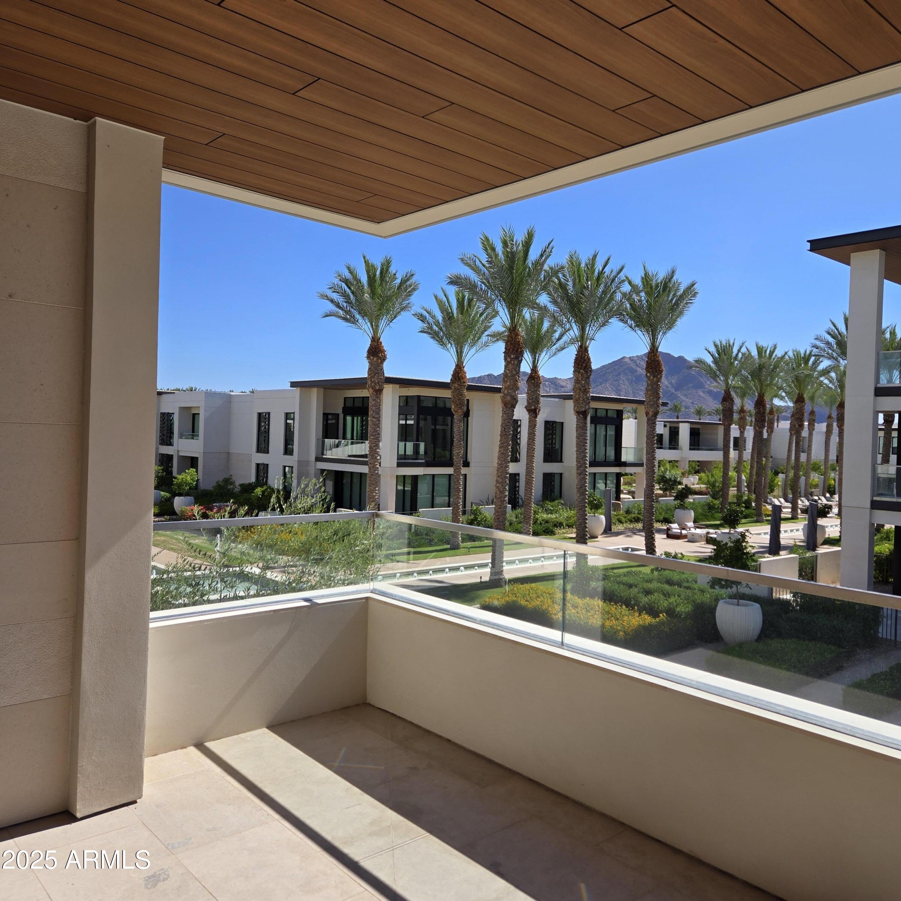 6587 N PALMERAIE Boulevard Property Photo 1