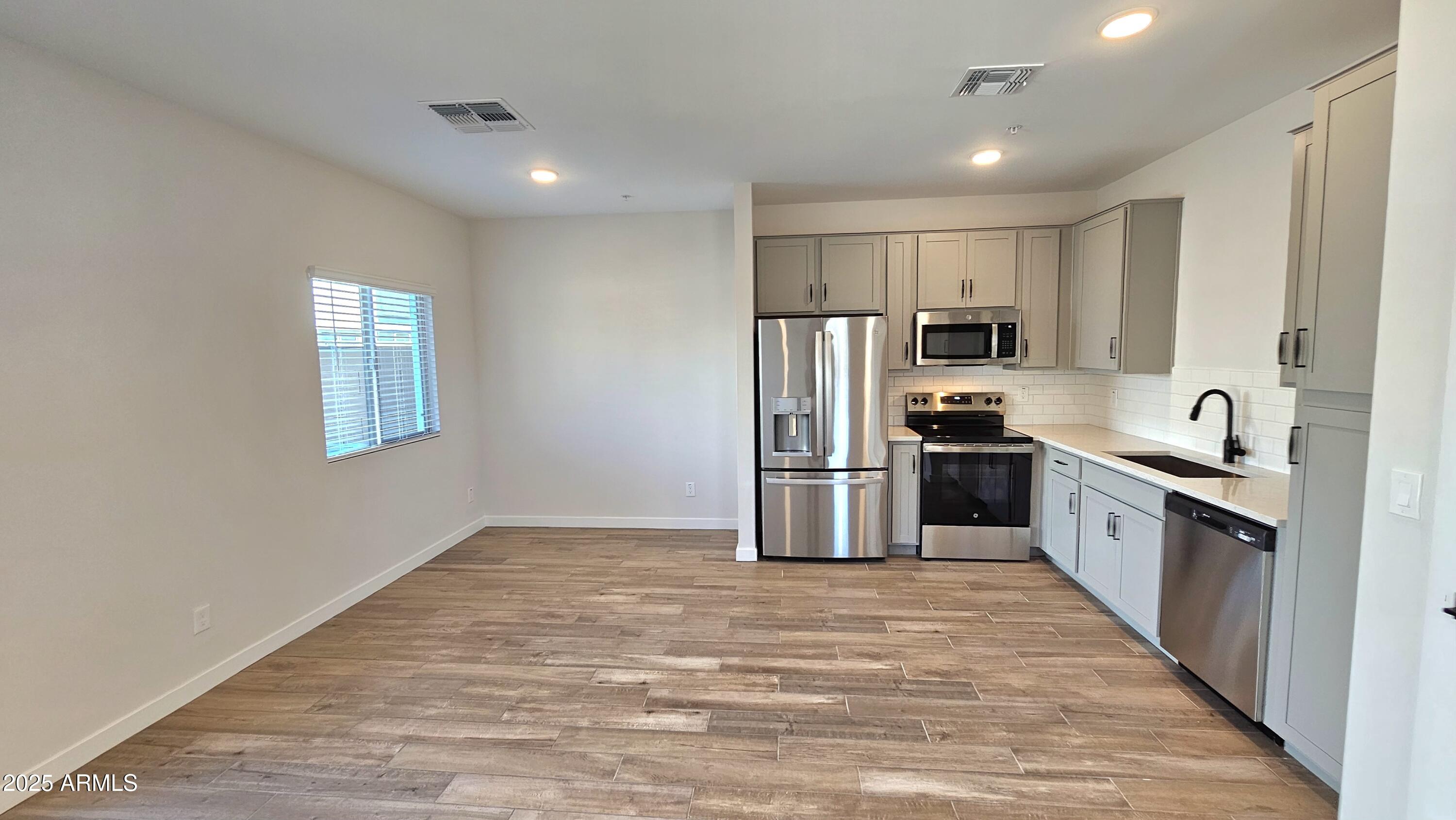 2834 W Eagle Talon Road Property Photo 4