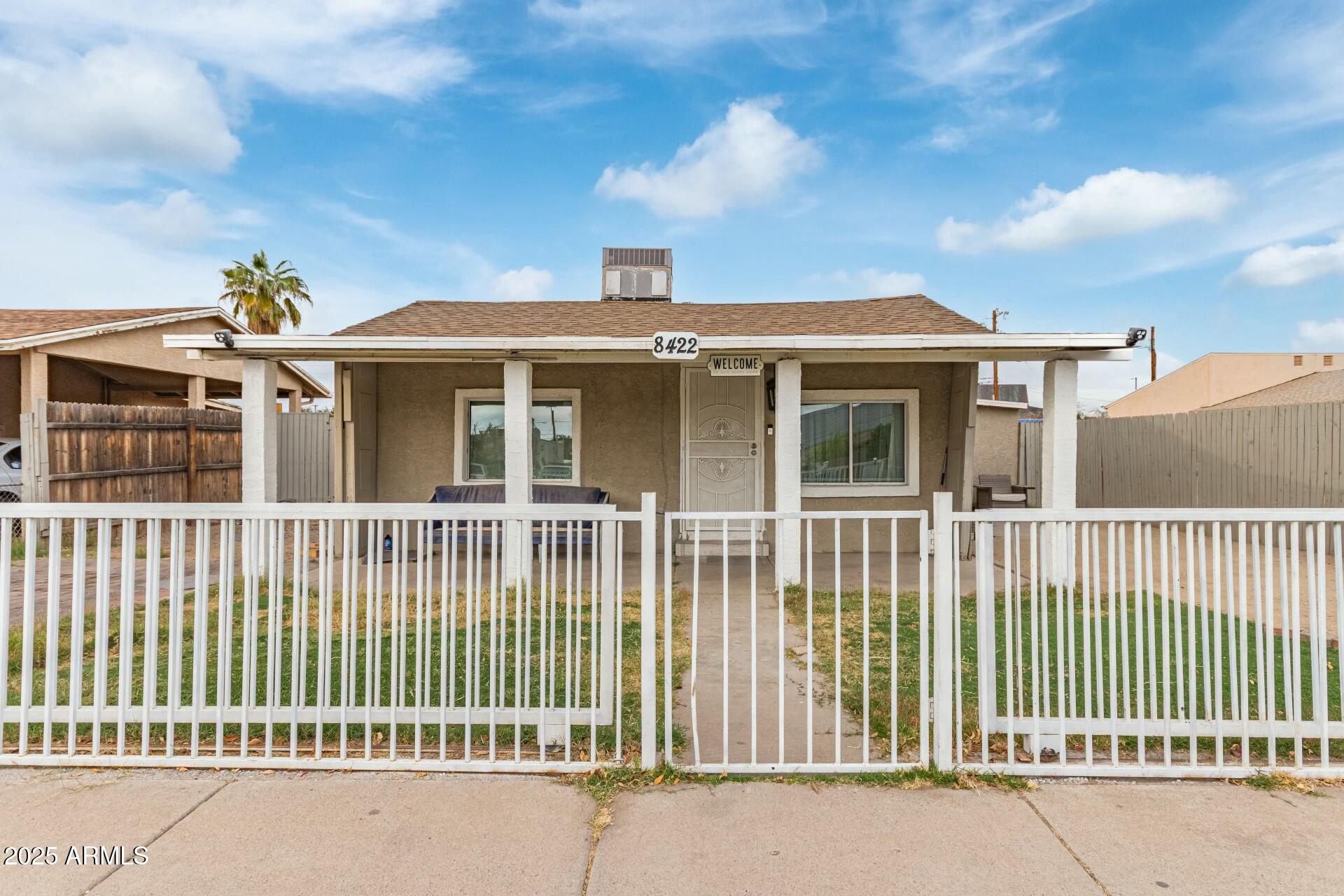 8422 W Jefferson Street Property Photo 1