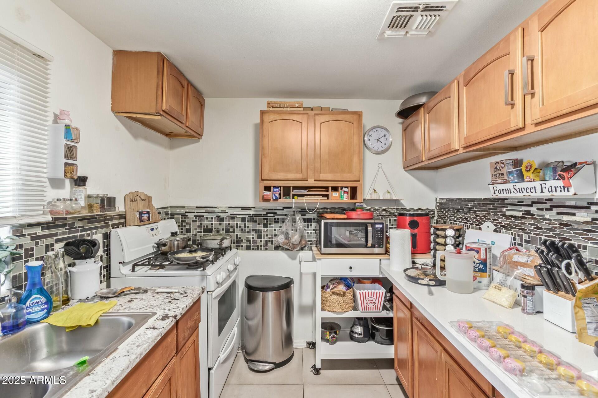 8422 W Jefferson Street Property Photo 6