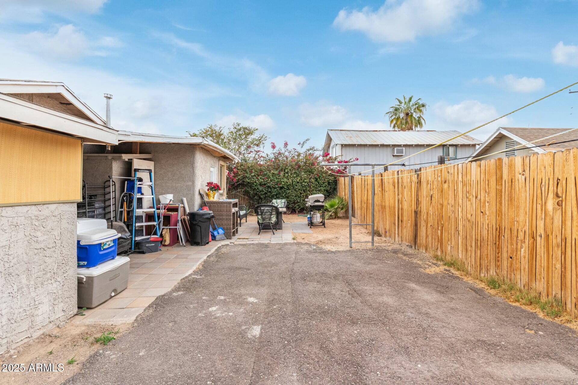 8422 W Jefferson Street Property Photo 12