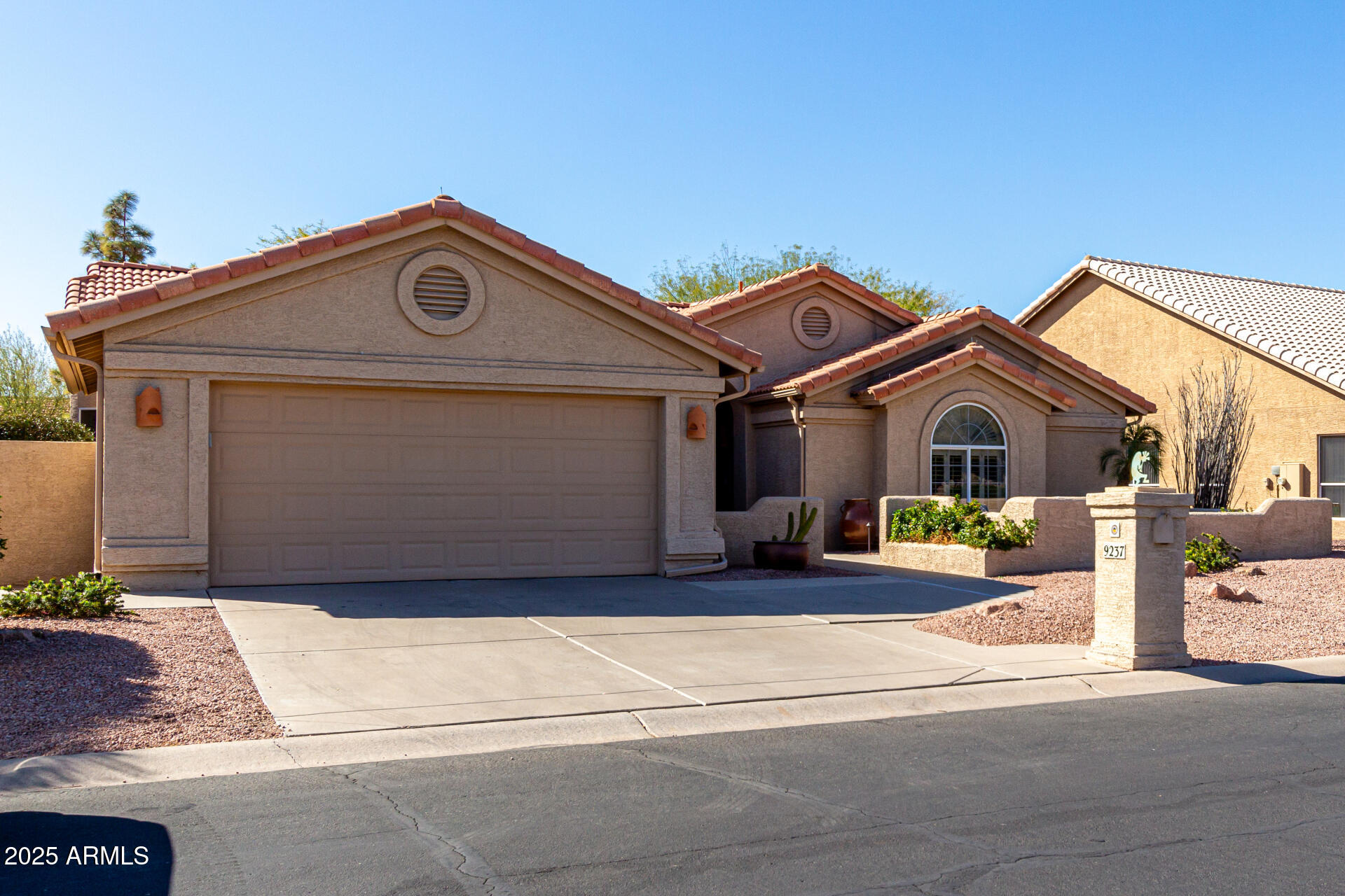 9237 E Diamond Drive Property Photo 3