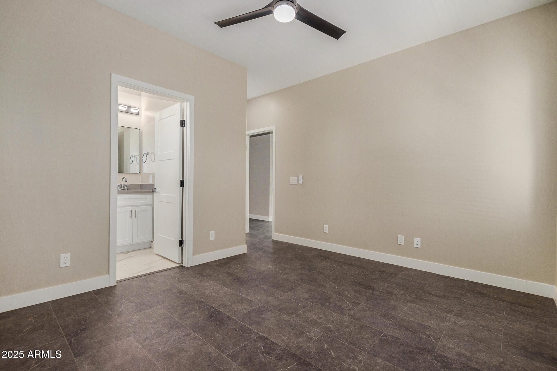 1305 E Madison Street Property Photo 12