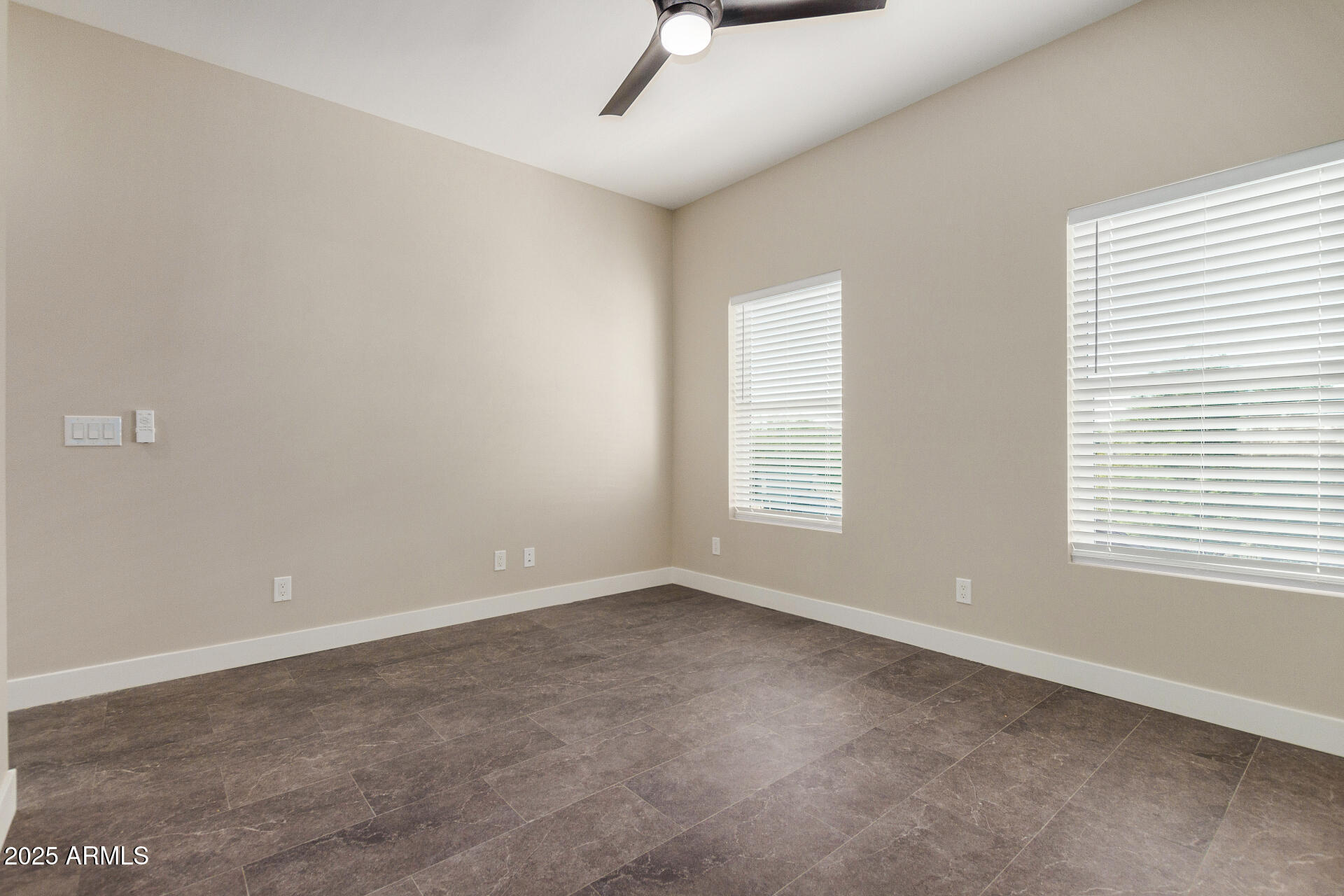 1305 E Madison Street Property Photo 20