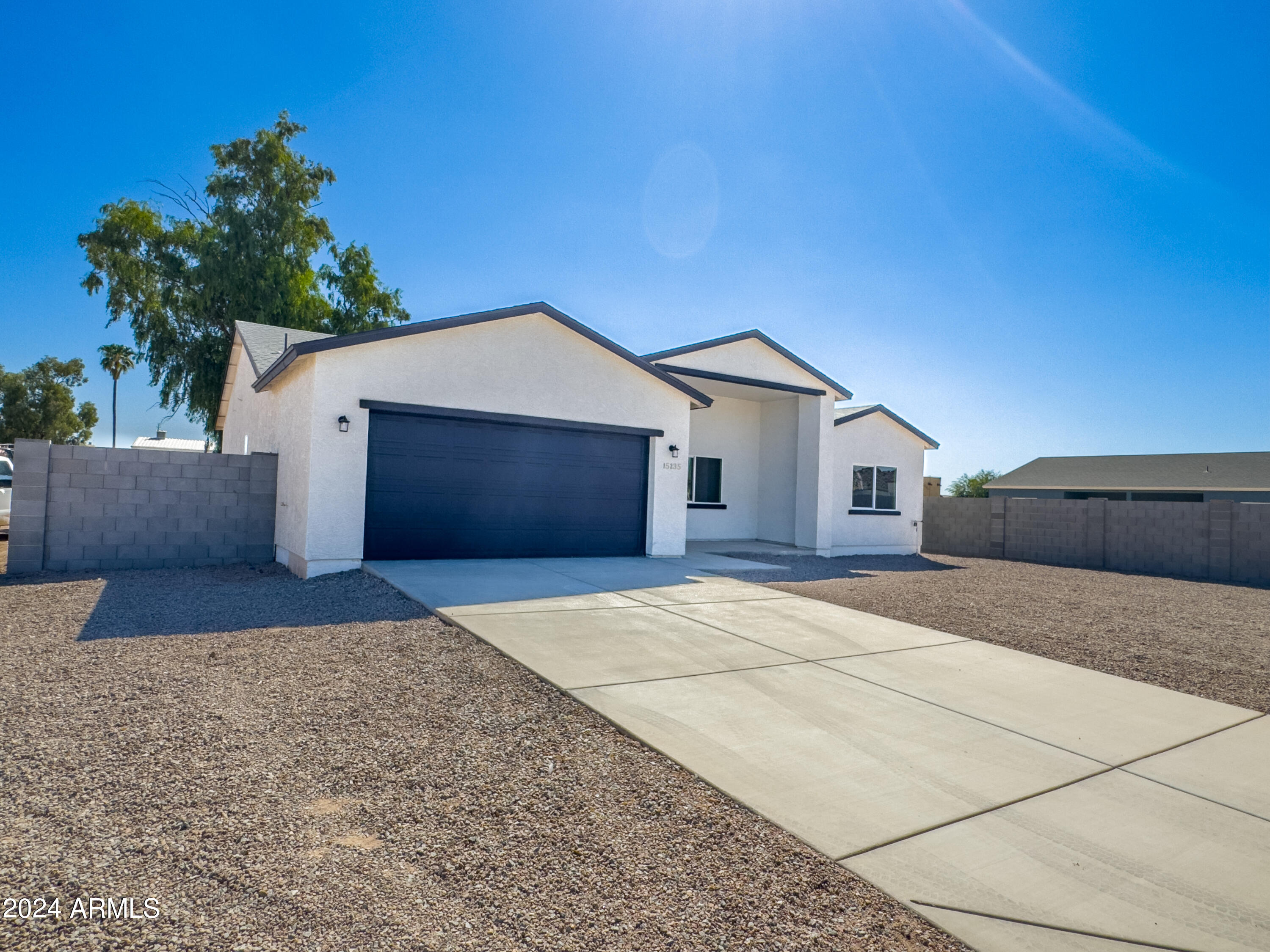 15235 S Country Club Drive Property Photo 2