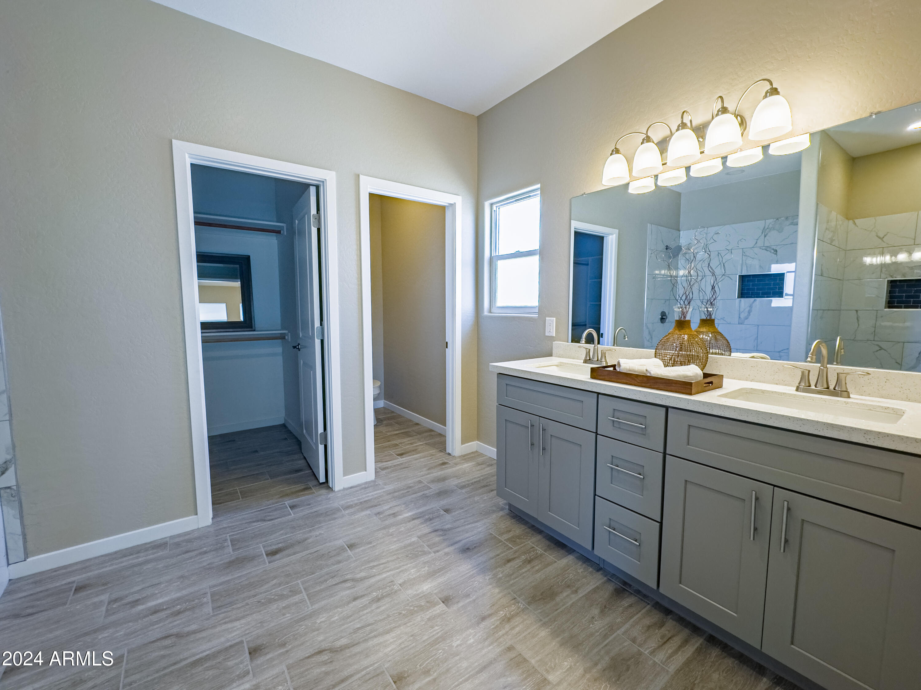 15235 S Country Club Drive Property Photo 8