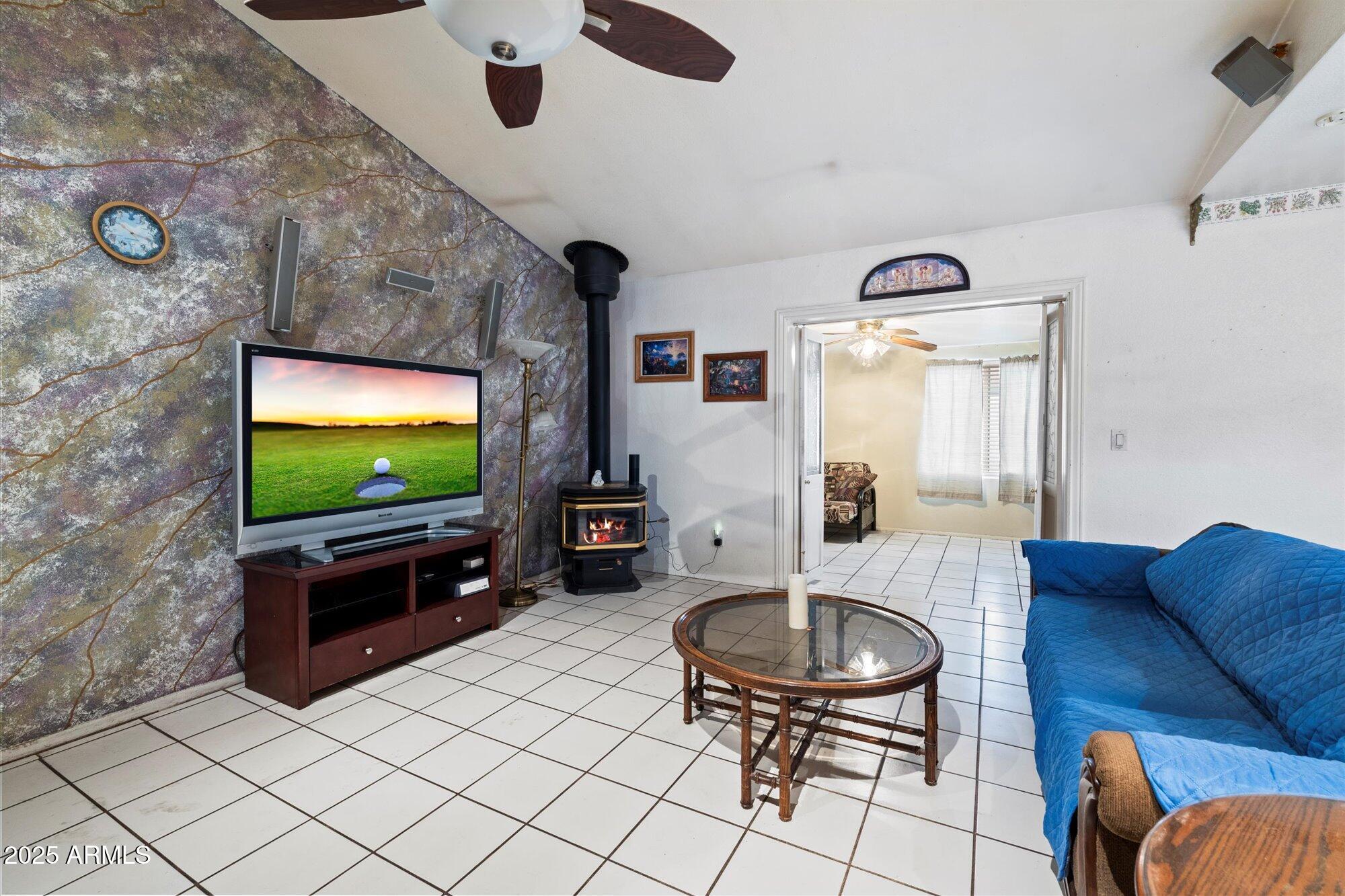 6820 W Cameron Drive Property Photo 4