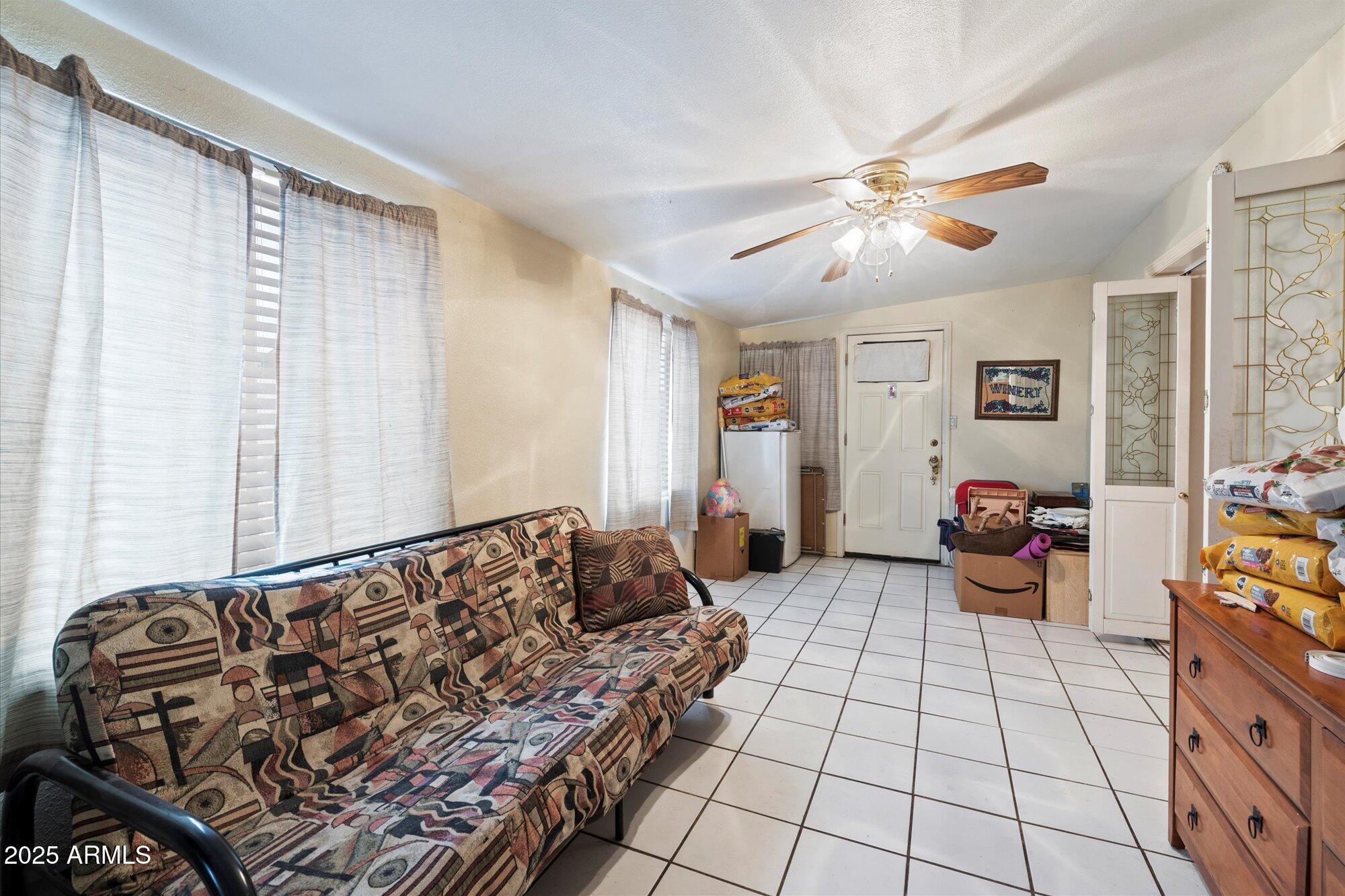 6820 W Cameron Drive Property Photo 9