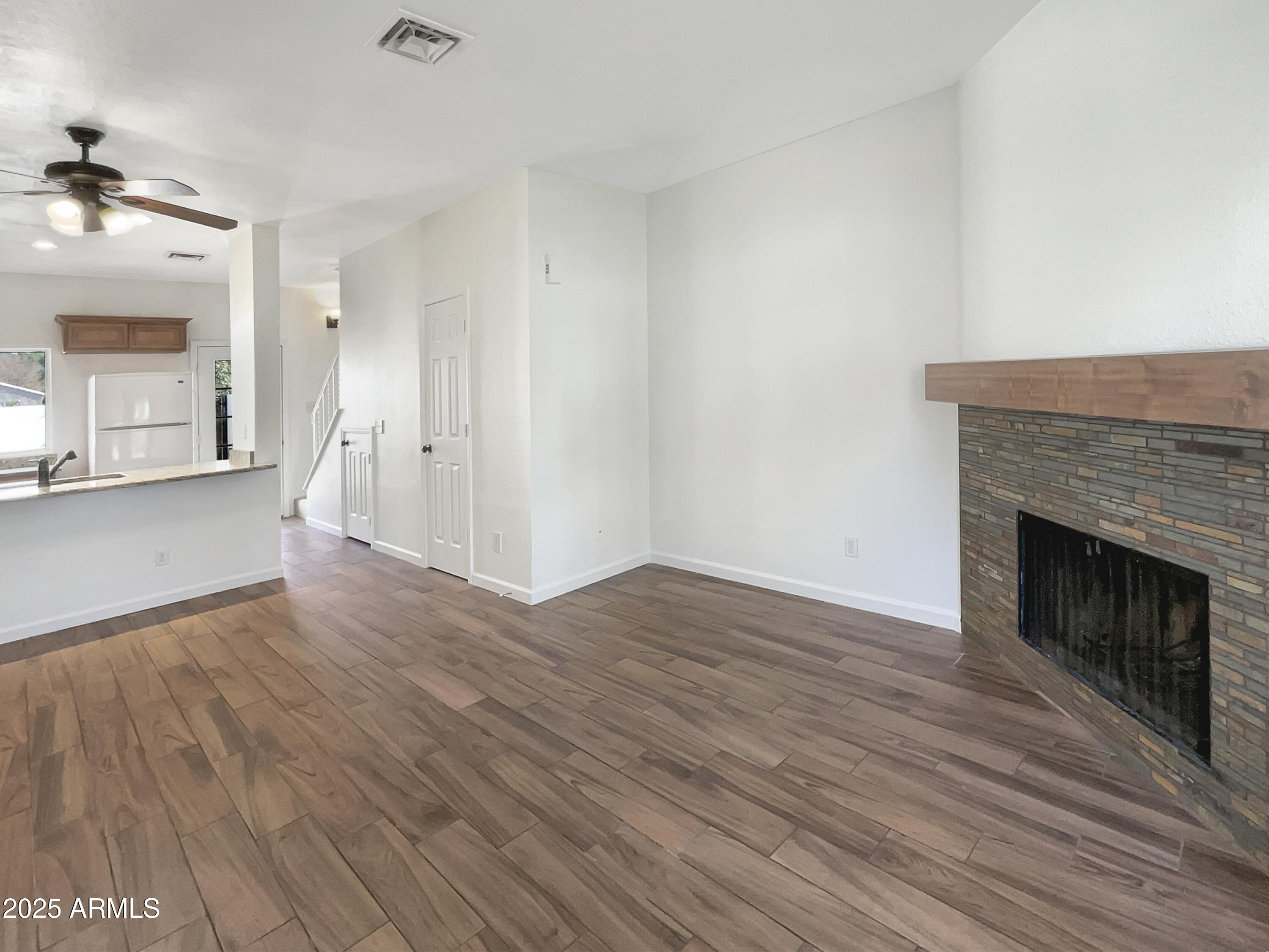 1601 N Saba Street Property Photo 8