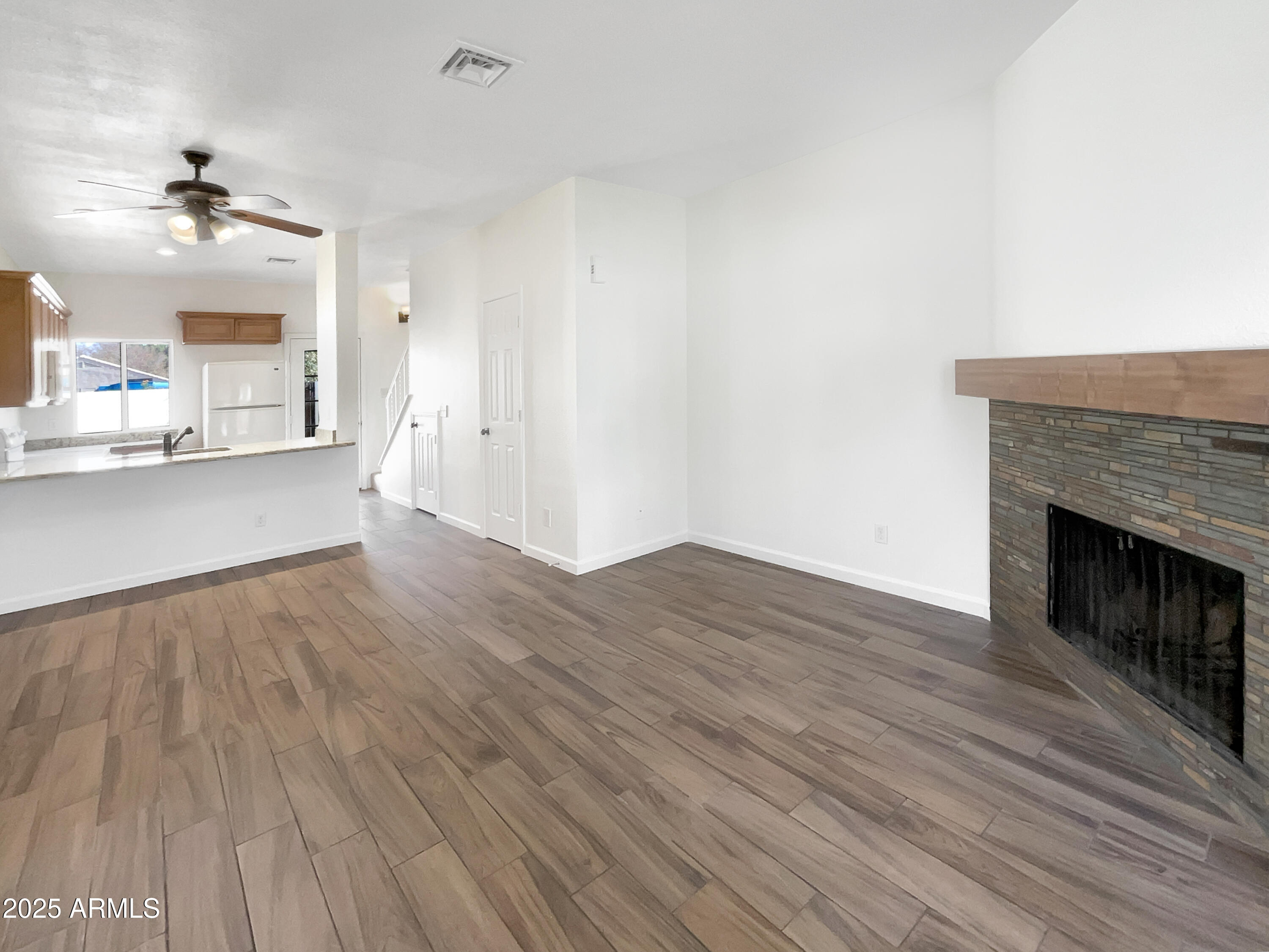 1601 N Saba Street Property Photo 9