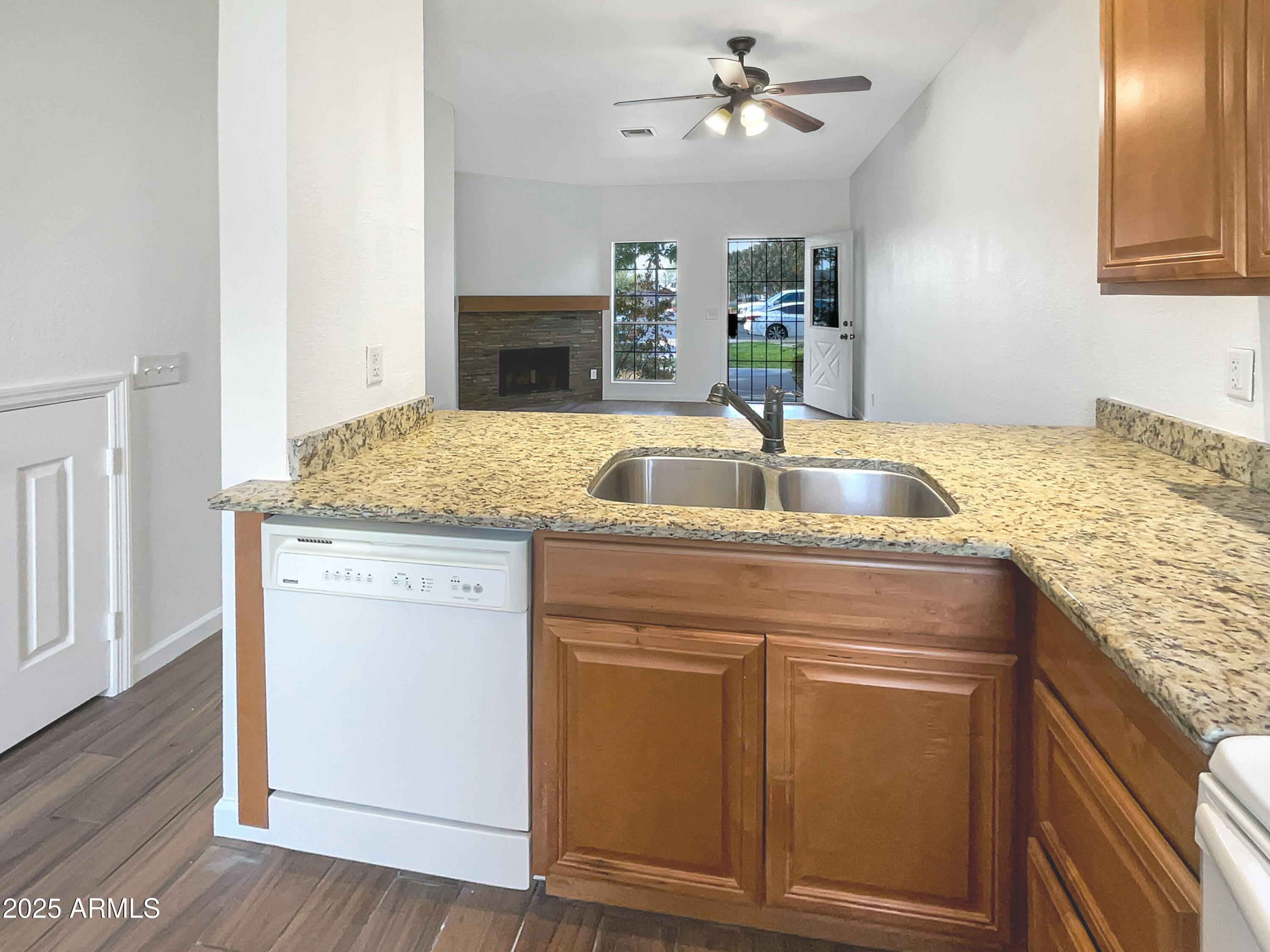 1601 N Saba Street Property Photo 15