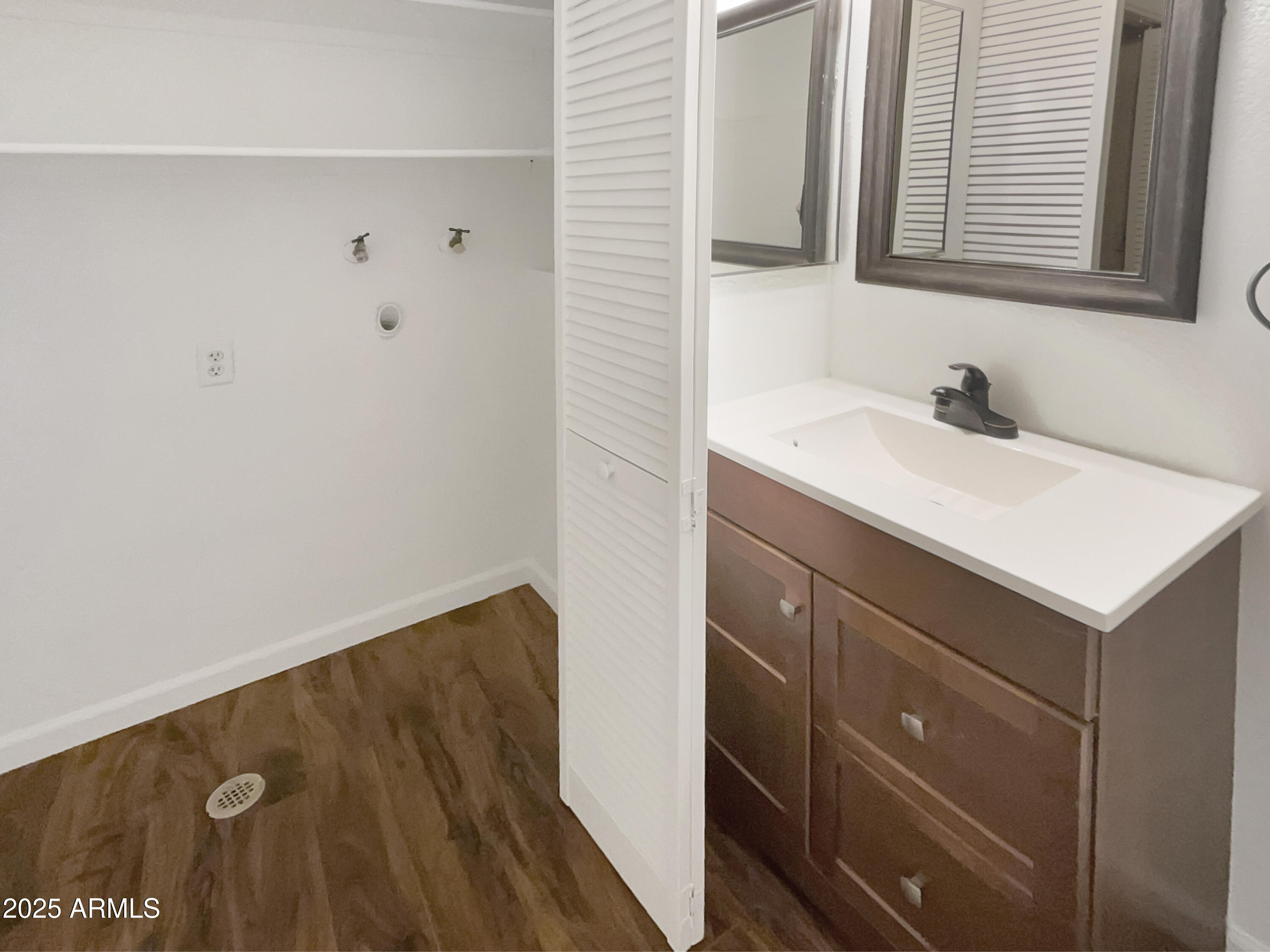 1601 N Saba Street Property Photo 23