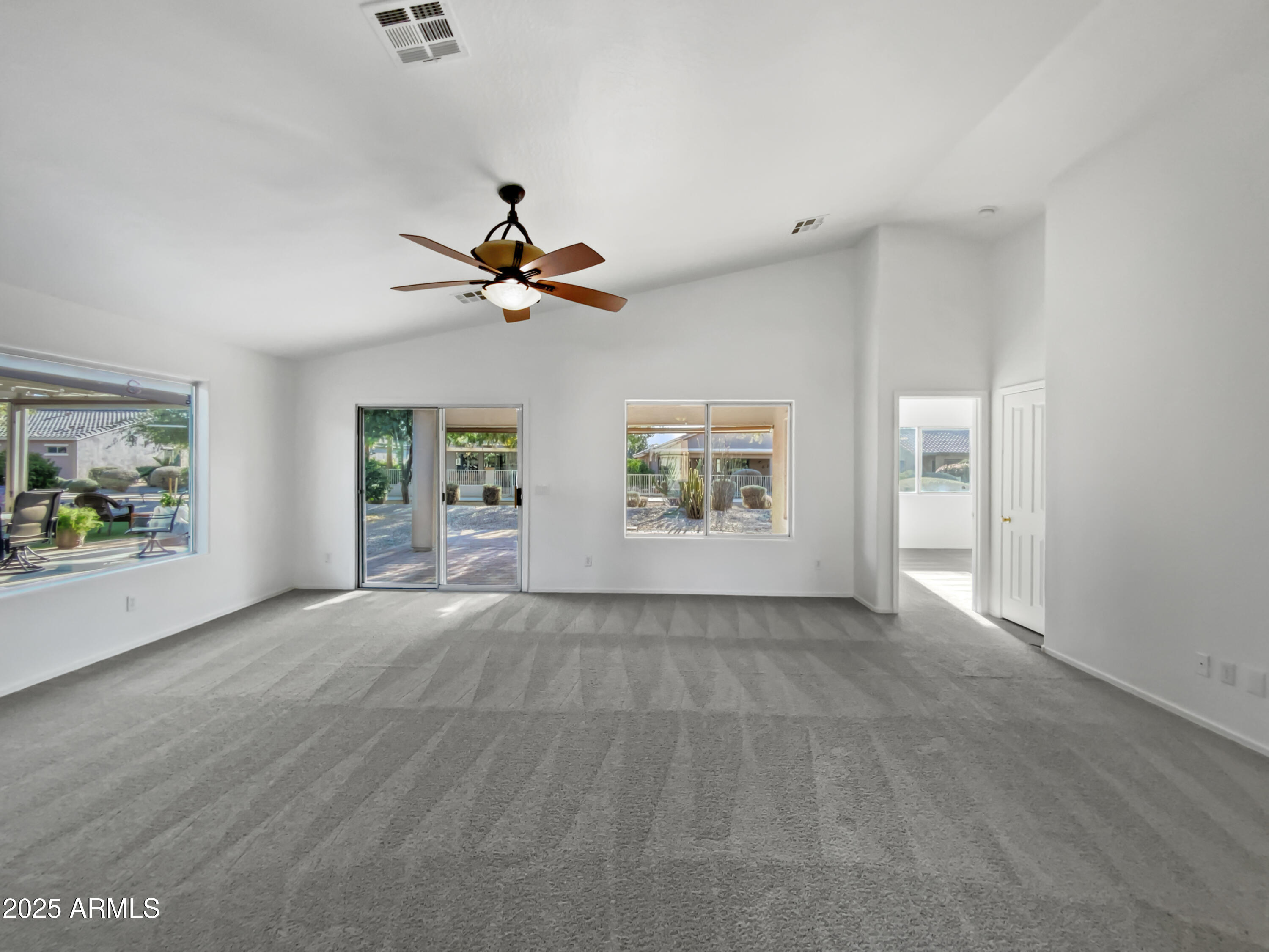 2635 E Desert Wind Drive Property Photo 3
