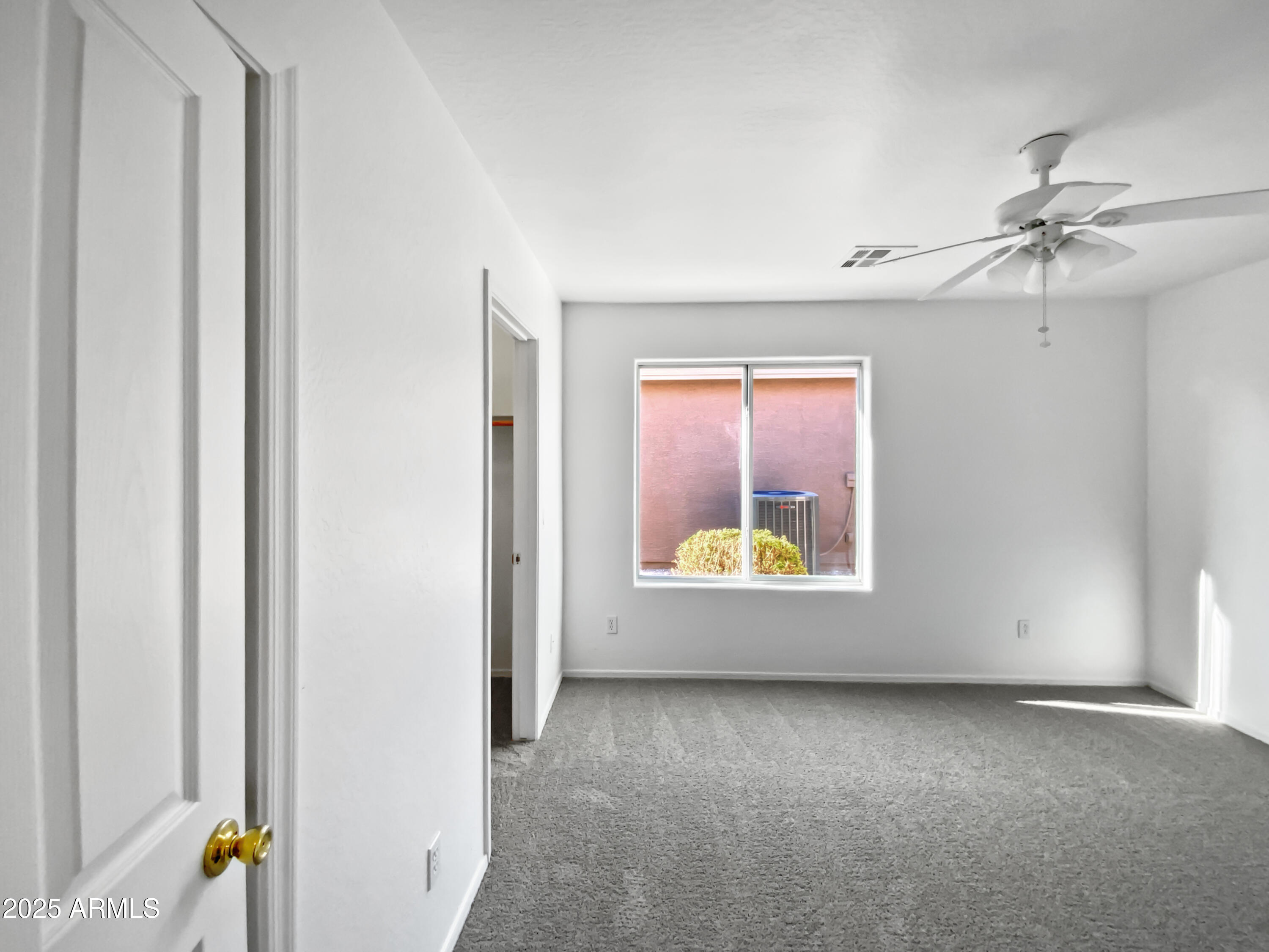 2635 E Desert Wind Drive Property Photo 5