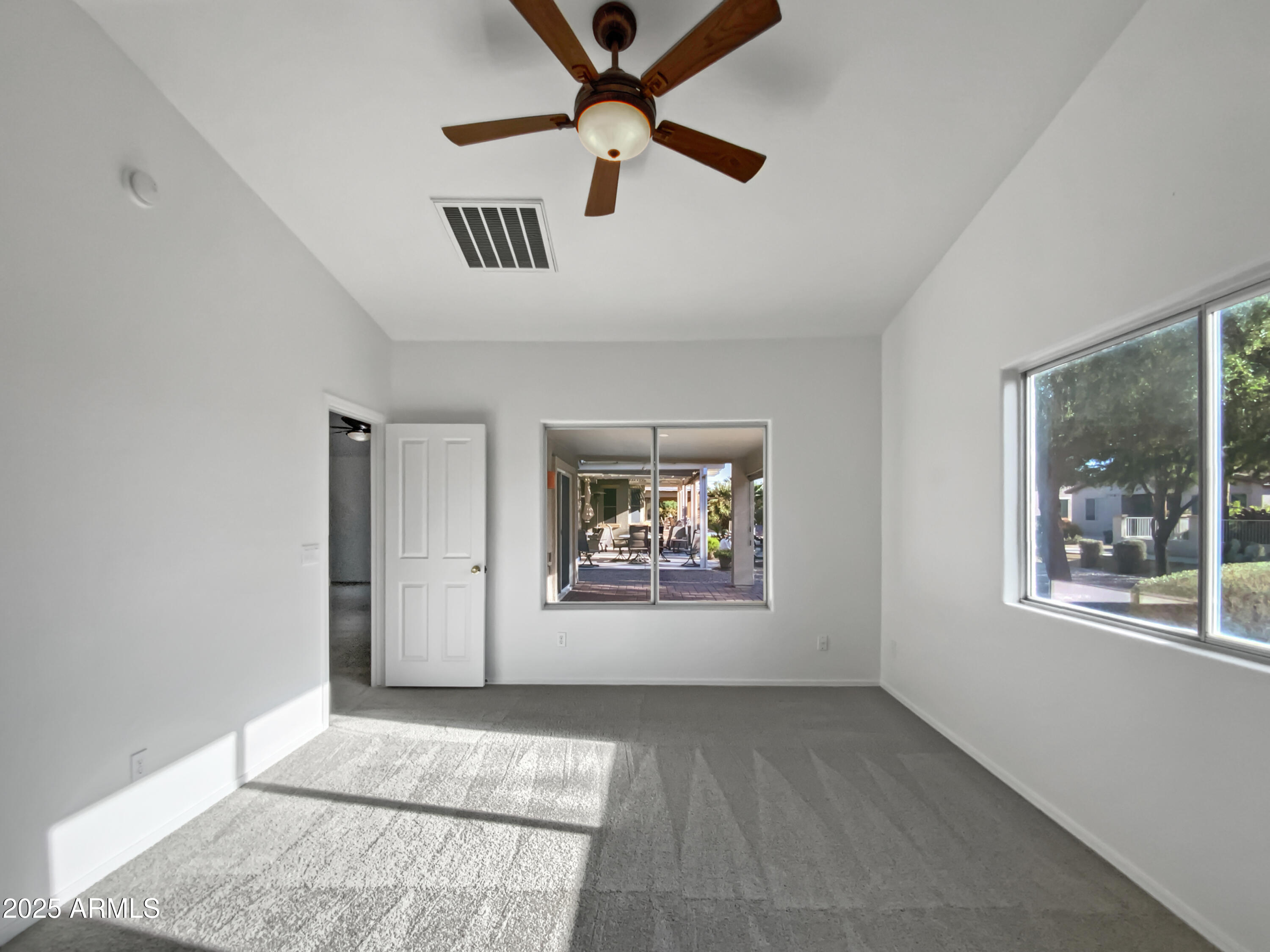 2635 E Desert Wind Drive Property Photo 17