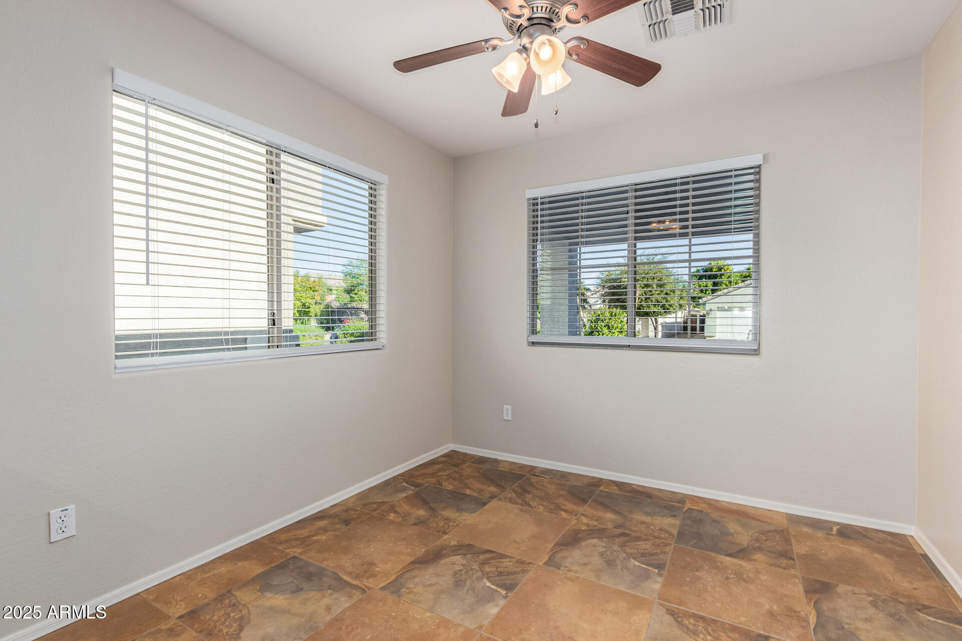 1749 W Desert Mountain Drive Property Photo 10