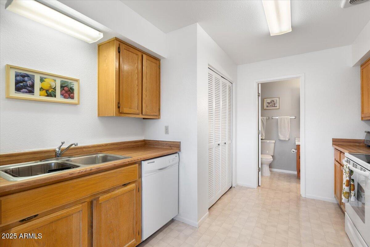 3270 S Goldfield Road Property Photo 21