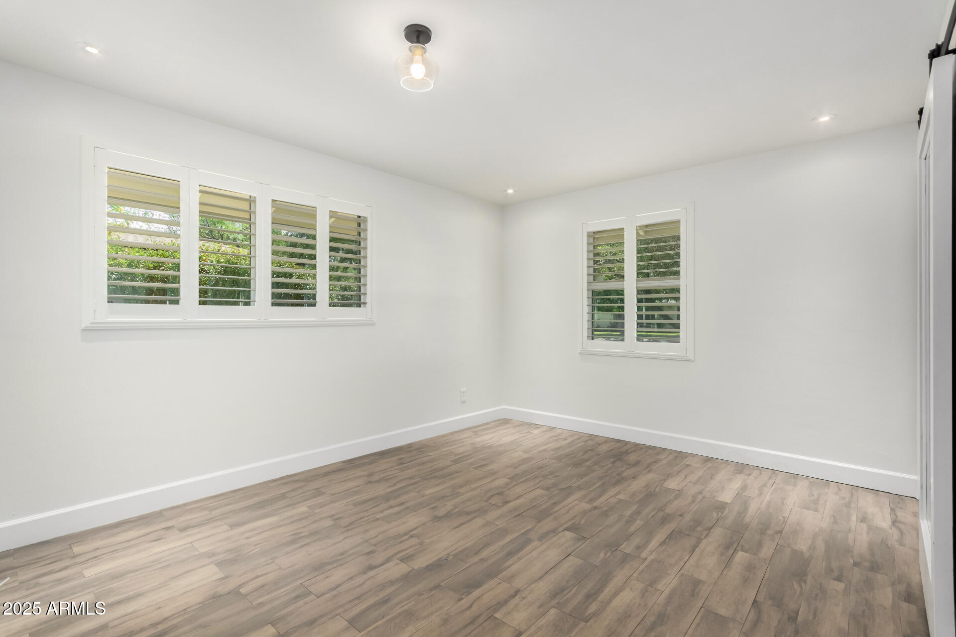 1422 W Colter Street Property Photo 24