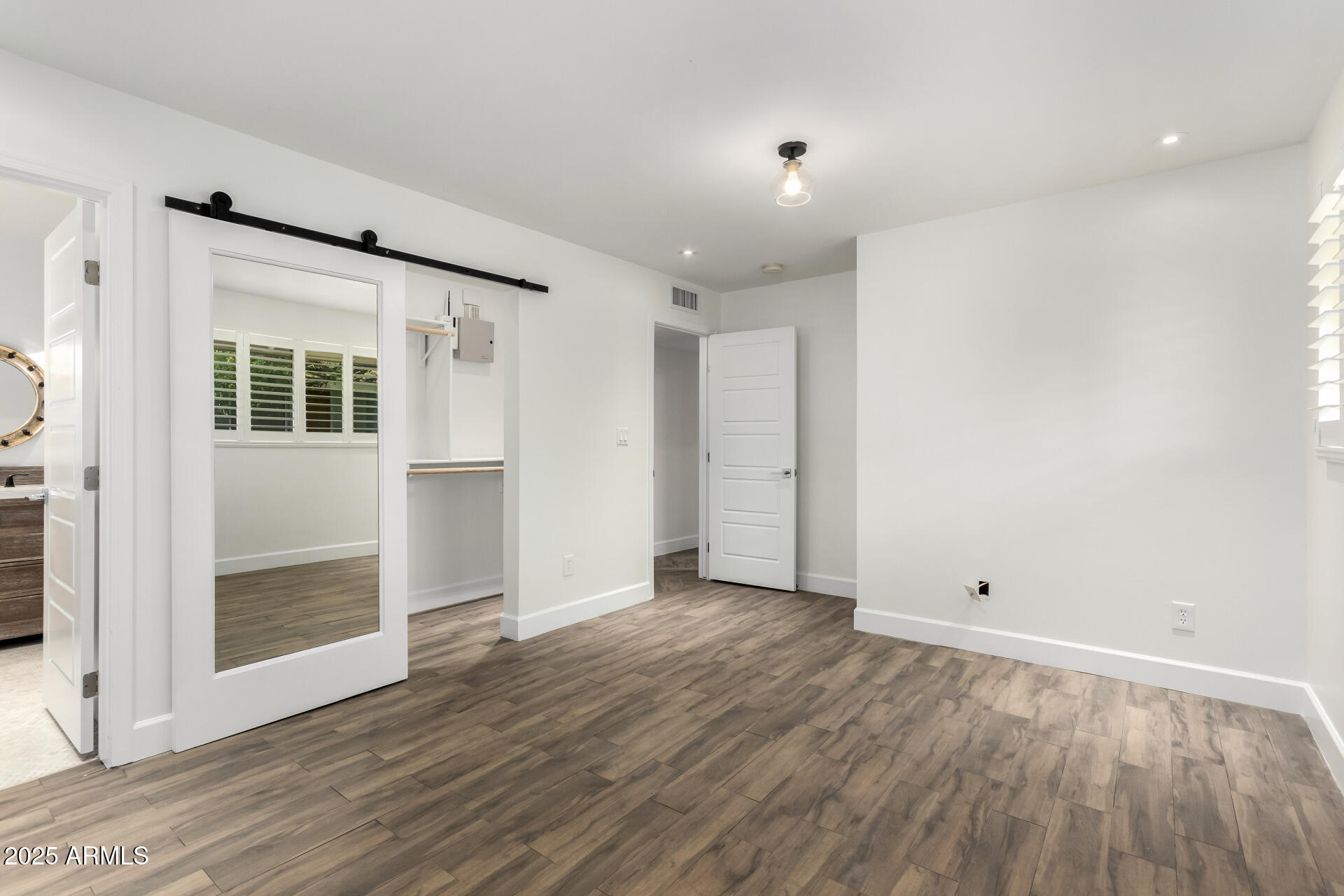 1422 W Colter Street Property Photo 25