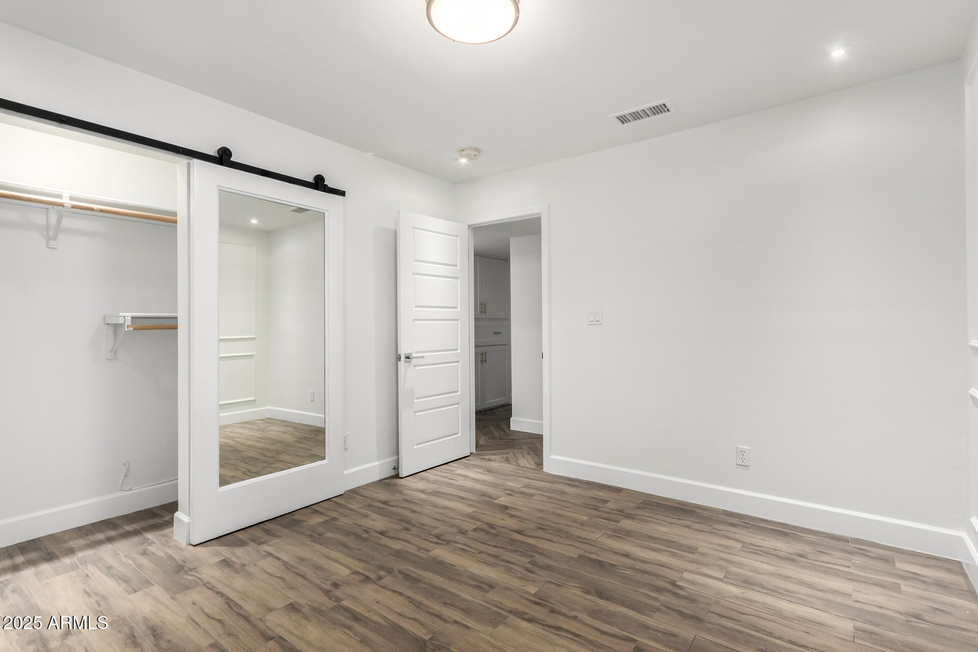 1422 W Colter Street Property Photo 29