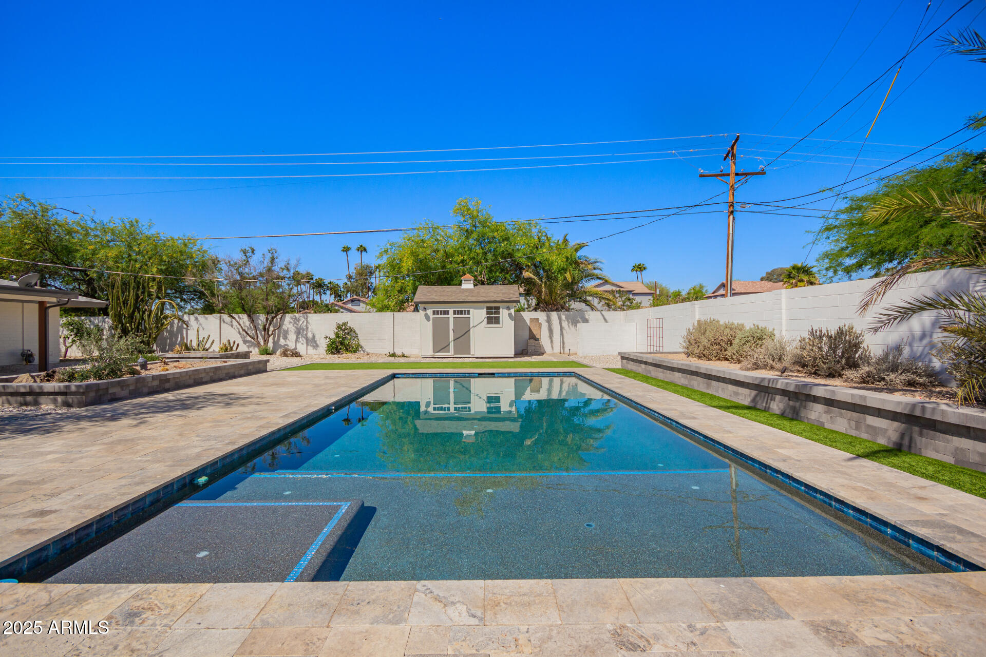 1422 W Colter Street Property Photo 40