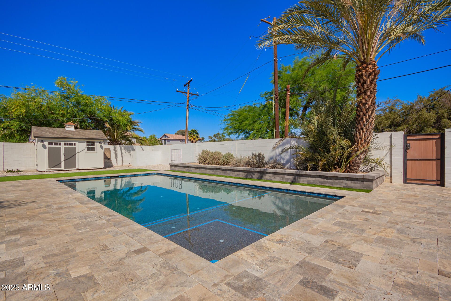 1422 W Colter Street Property Photo 41