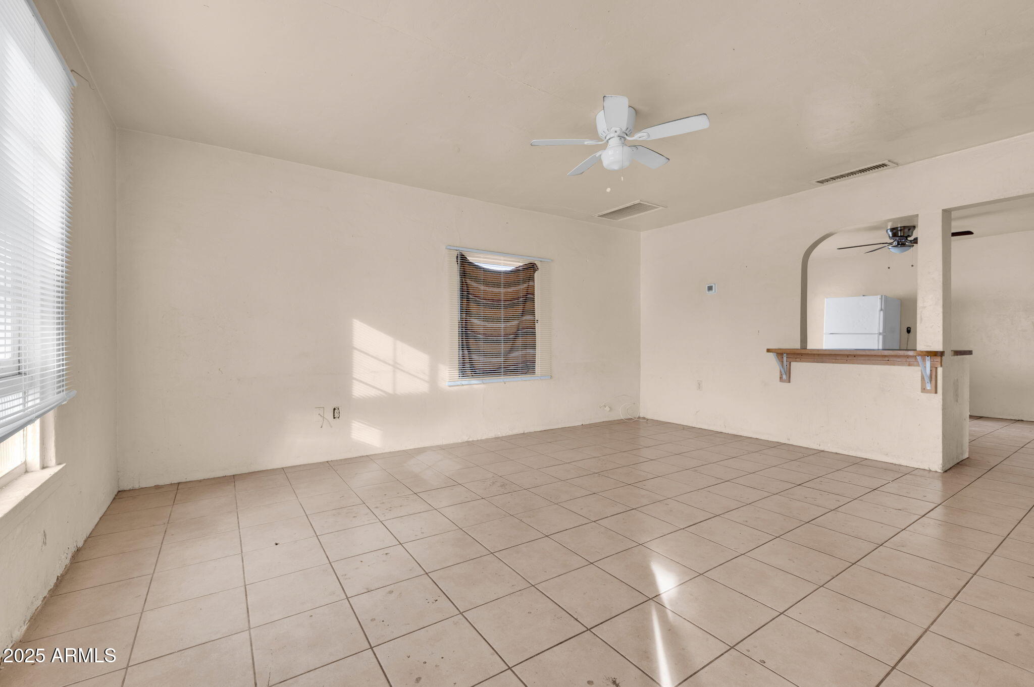 1026 E Clarendon Avenue Property Photo 18