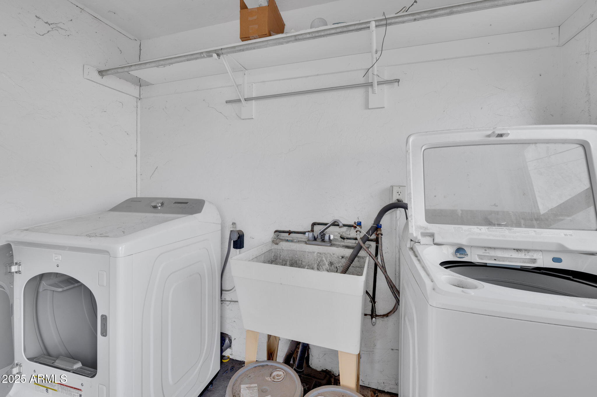 1026 E Clarendon Avenue Property Photo 20