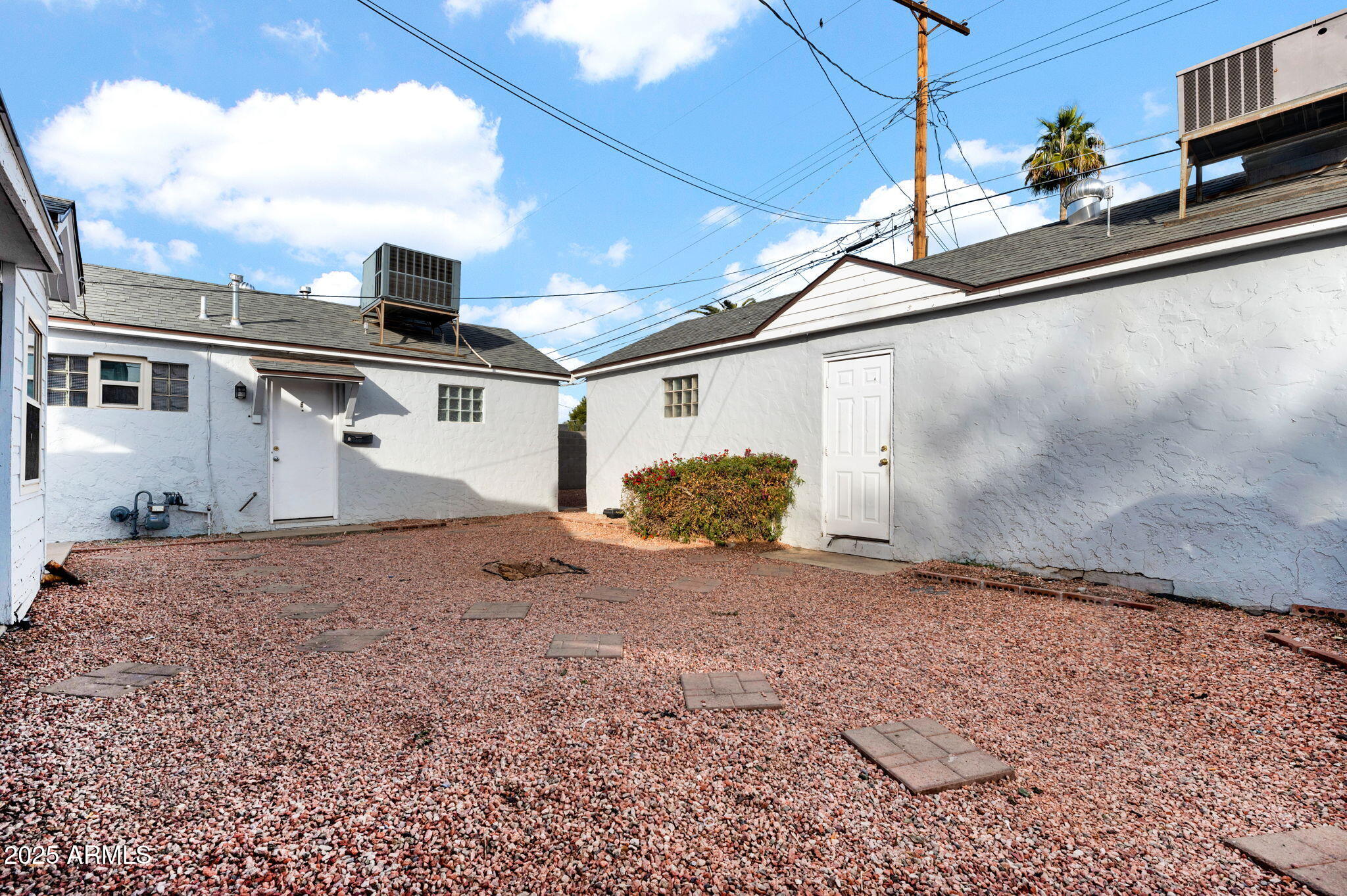 1026 E Clarendon Avenue Property Photo 21