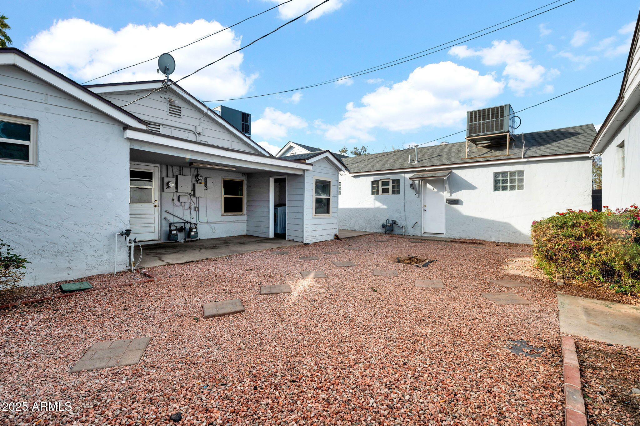 1026 E Clarendon Avenue Property Photo 22