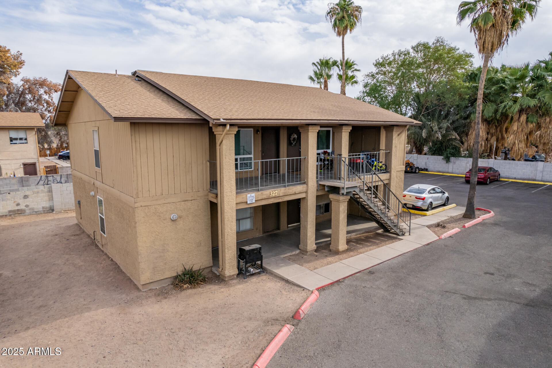 327 E Vine Circle Property Photo 1