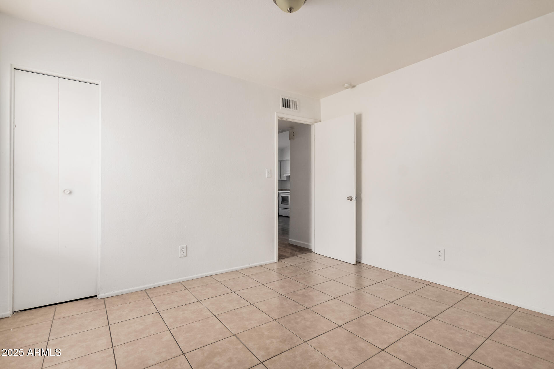 327 E Vine Circle Property Photo 15