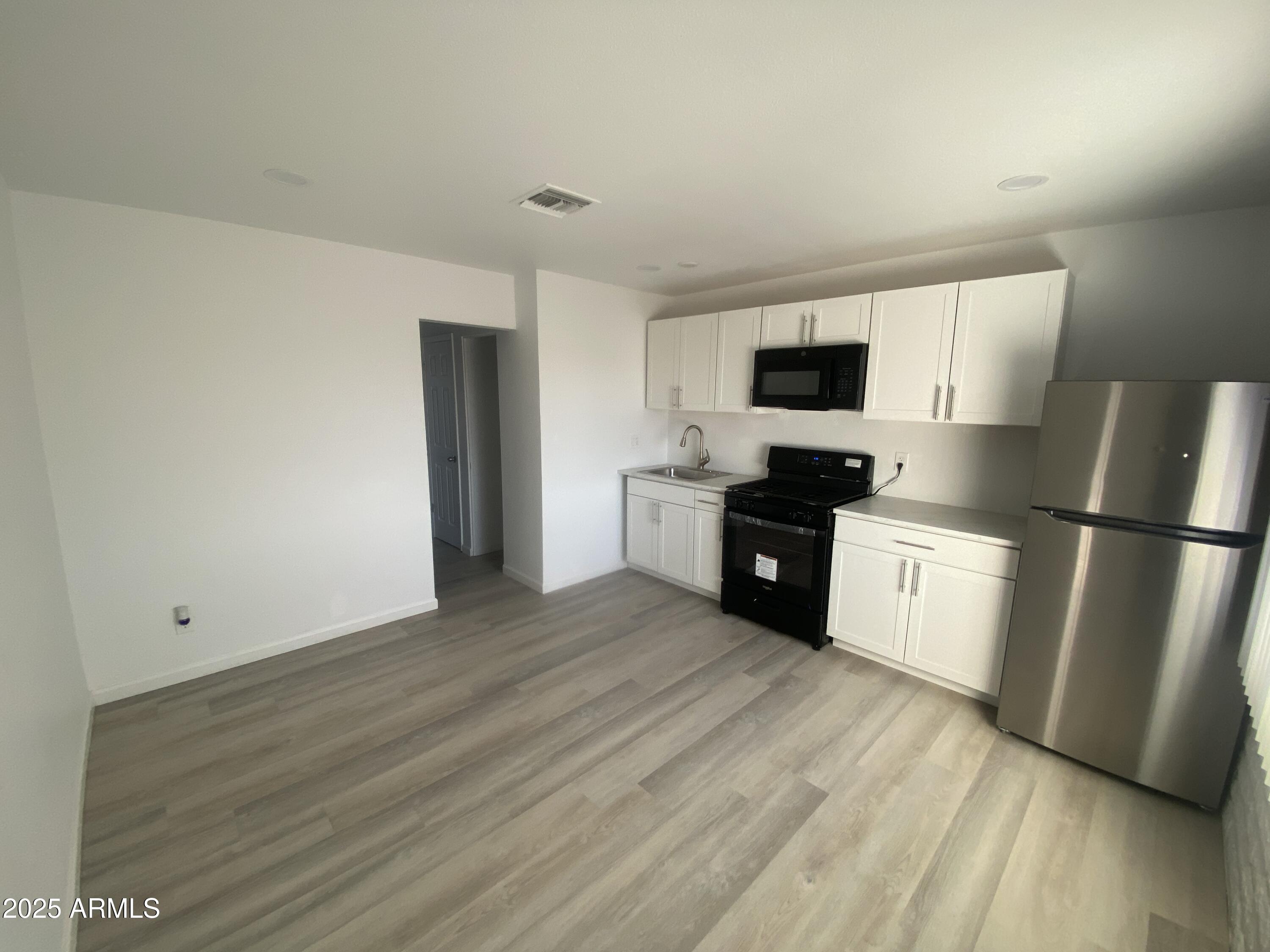 9201 N 12th Street Property Photo 5