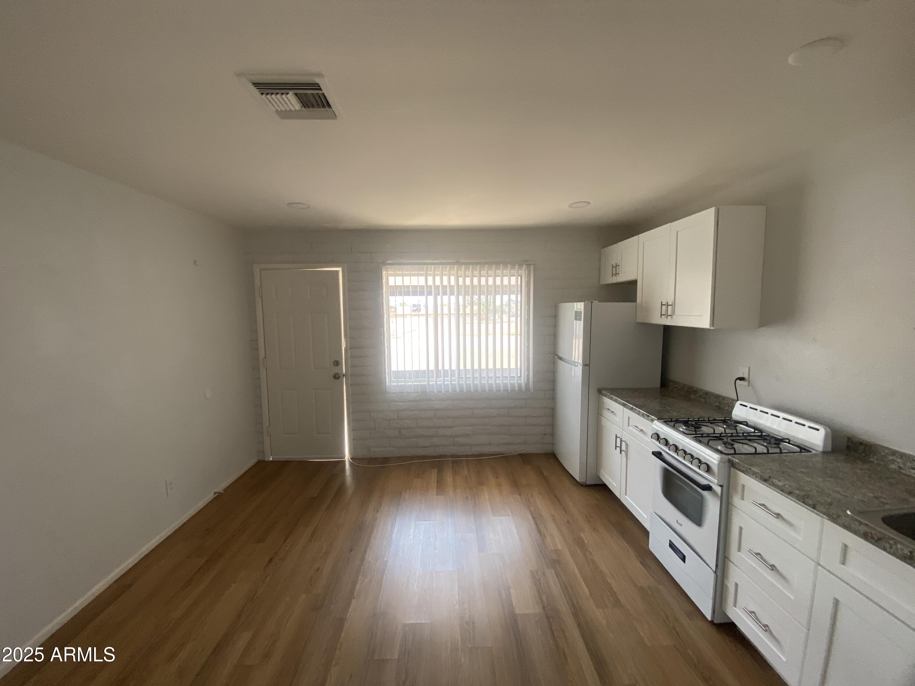 9201 N 12th Street Property Photo 13