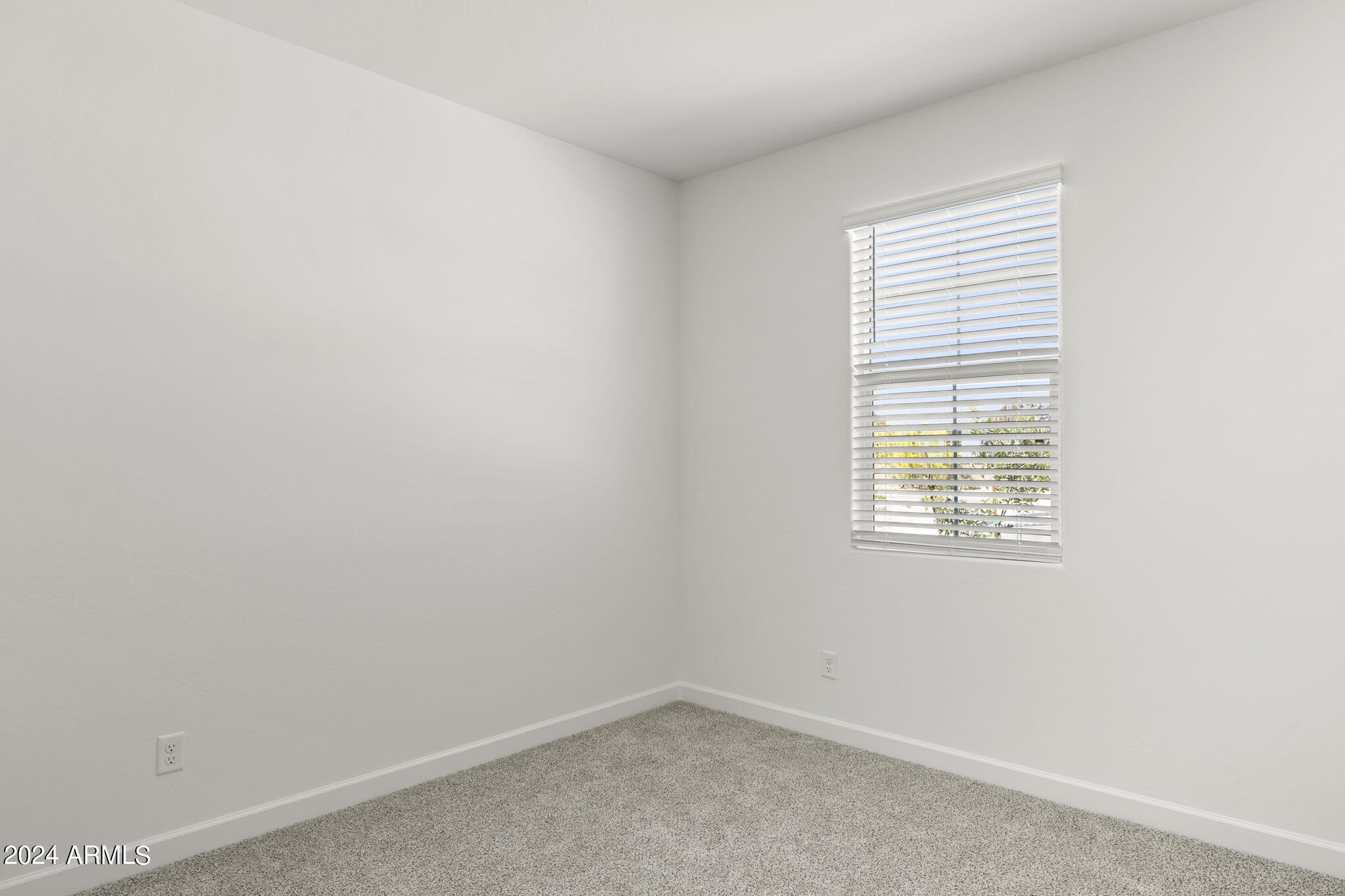 1615 S 239th Drive Property Photo 8