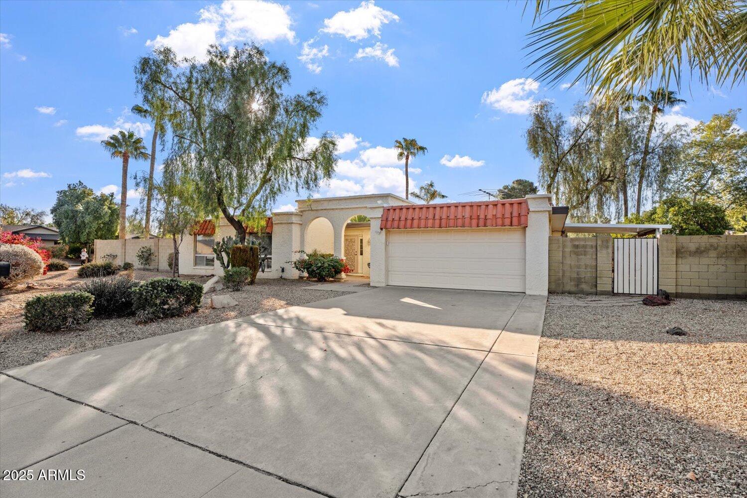 4079 E Yucca Street Property Photo 1