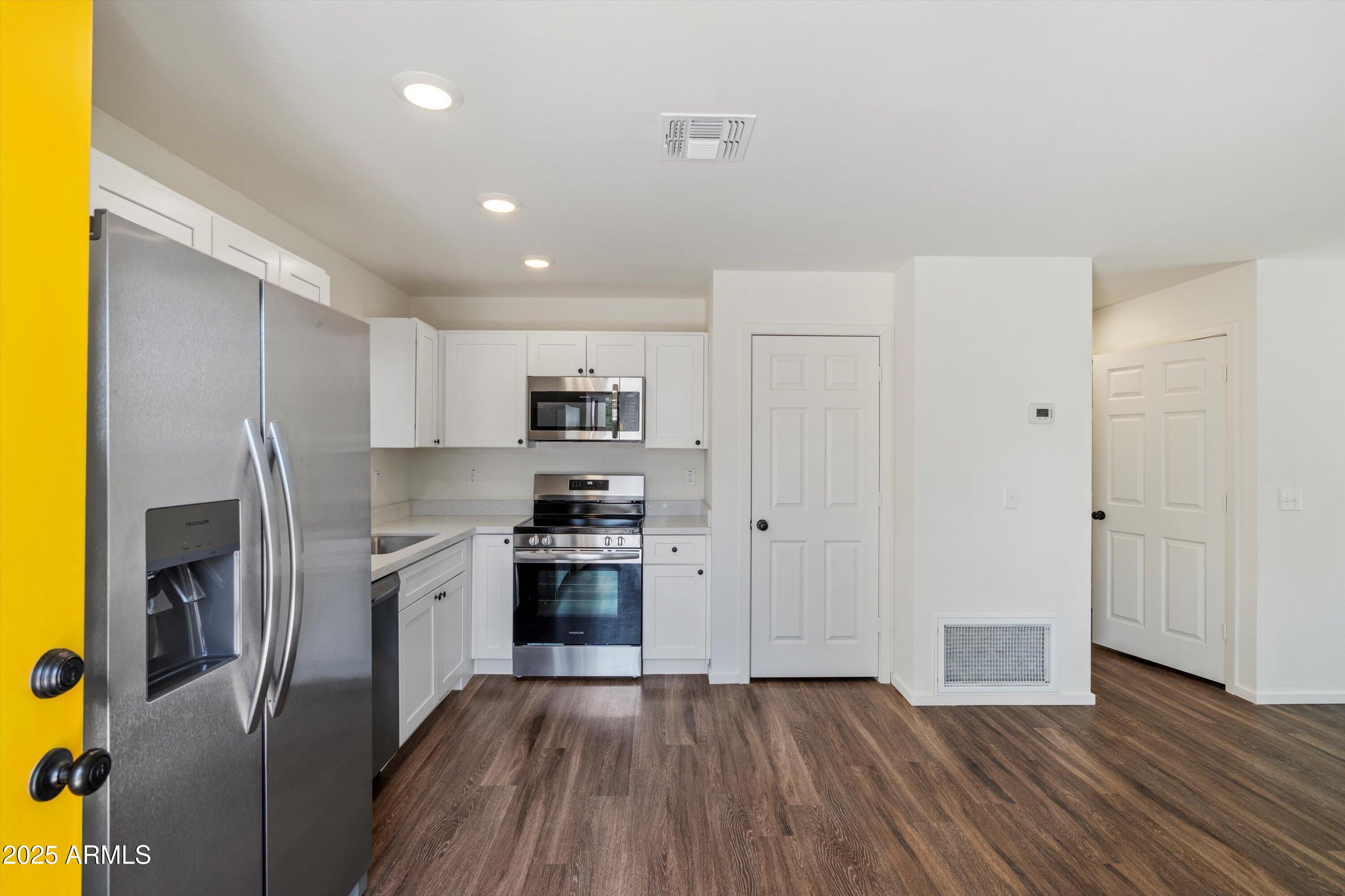 1106 E Papago Street Property Photo 2