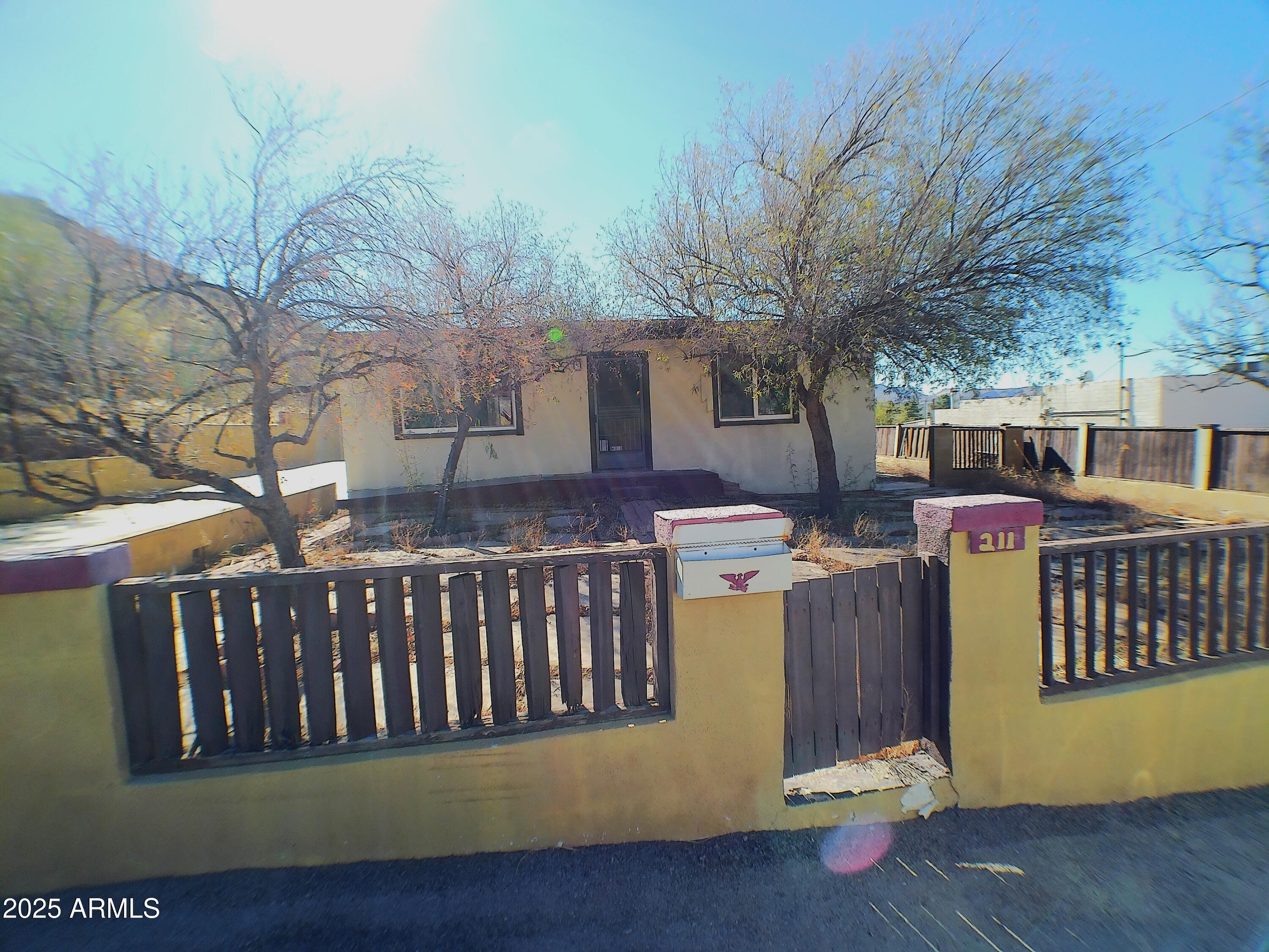 211 W Kiser Street Property Photo 1