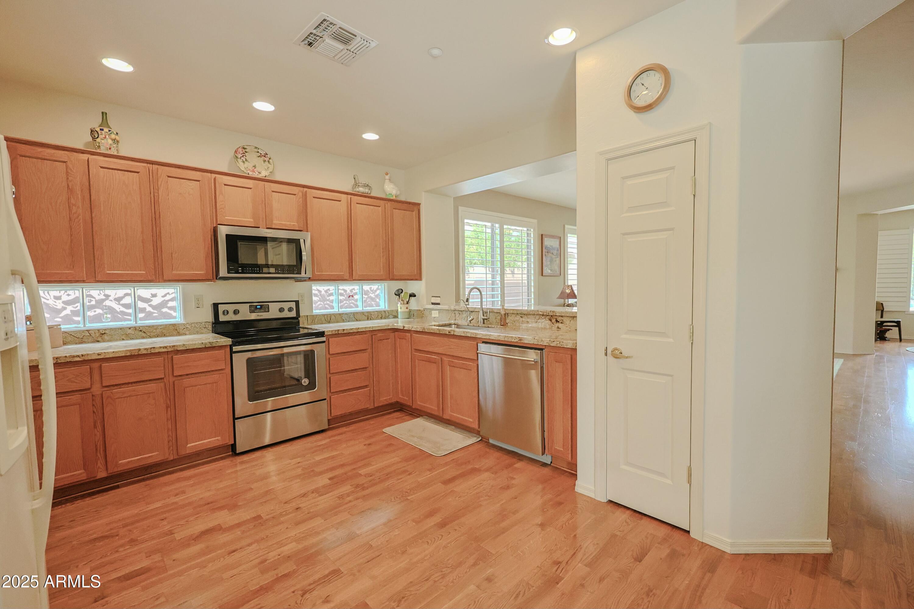 2164 W Muirfield Drive Property Photo 16