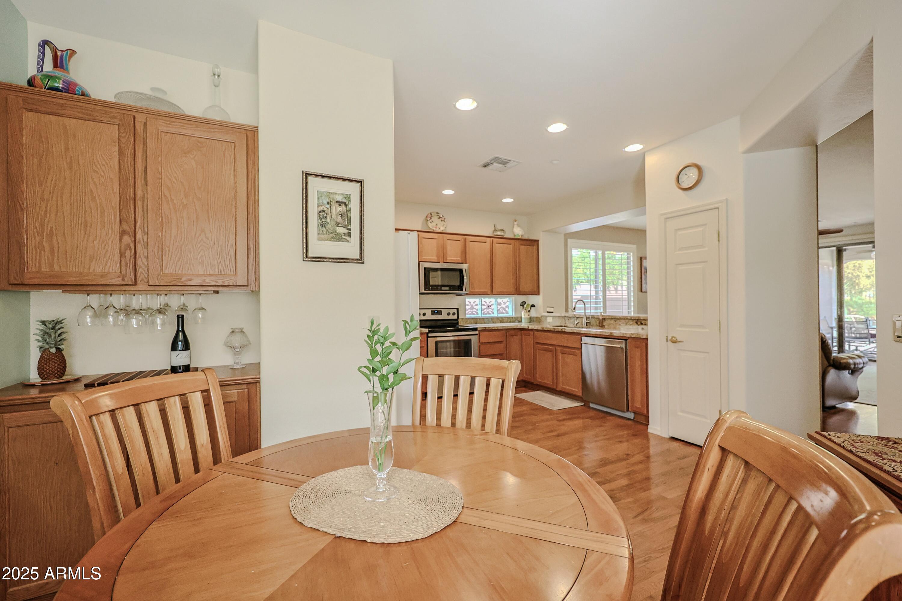 2164 W Muirfield Drive Property Photo 17