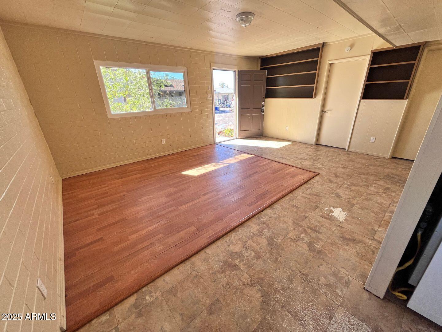 2528 N Fontana Avenue Property Photo 11