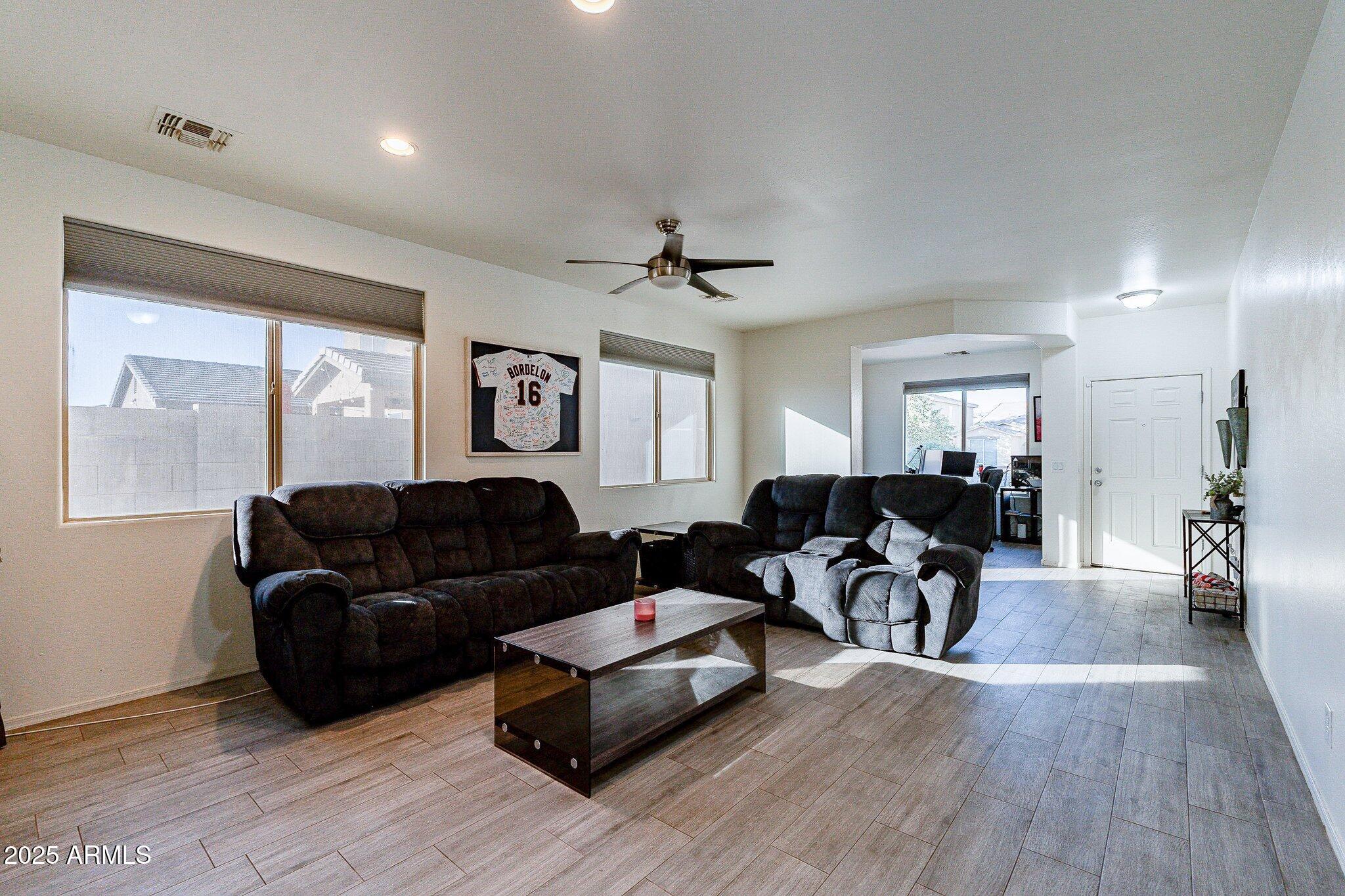 1647 W Gold Mine Way Property Photo 4